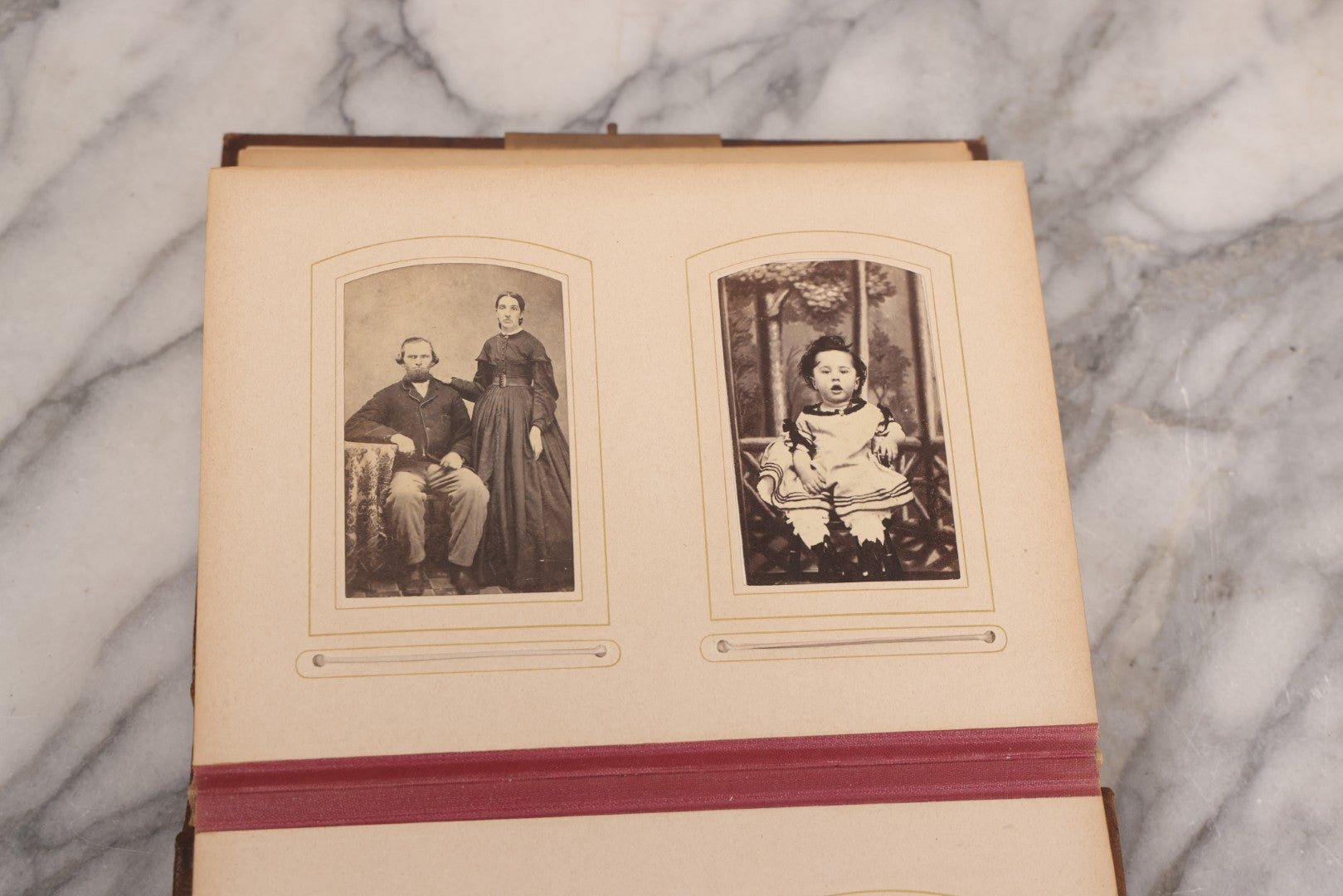Lot 089 - Antique Leather Cabinet Card Photo Album With Engraved Metal Clasp "Bertha", Containing 6 Cabinet Card And 67 Carte De Visite C.D.V. Photos