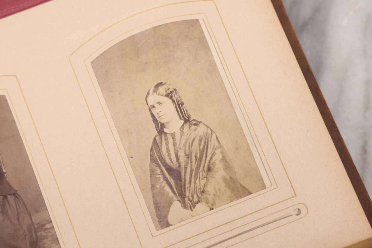 Lot 089 - Antique Leather Cabinet Card Photo Album With Engraved Metal Clasp "Bertha", Containing 6 Cabinet Card And 67 Carte De Visite C.D.V. Photos