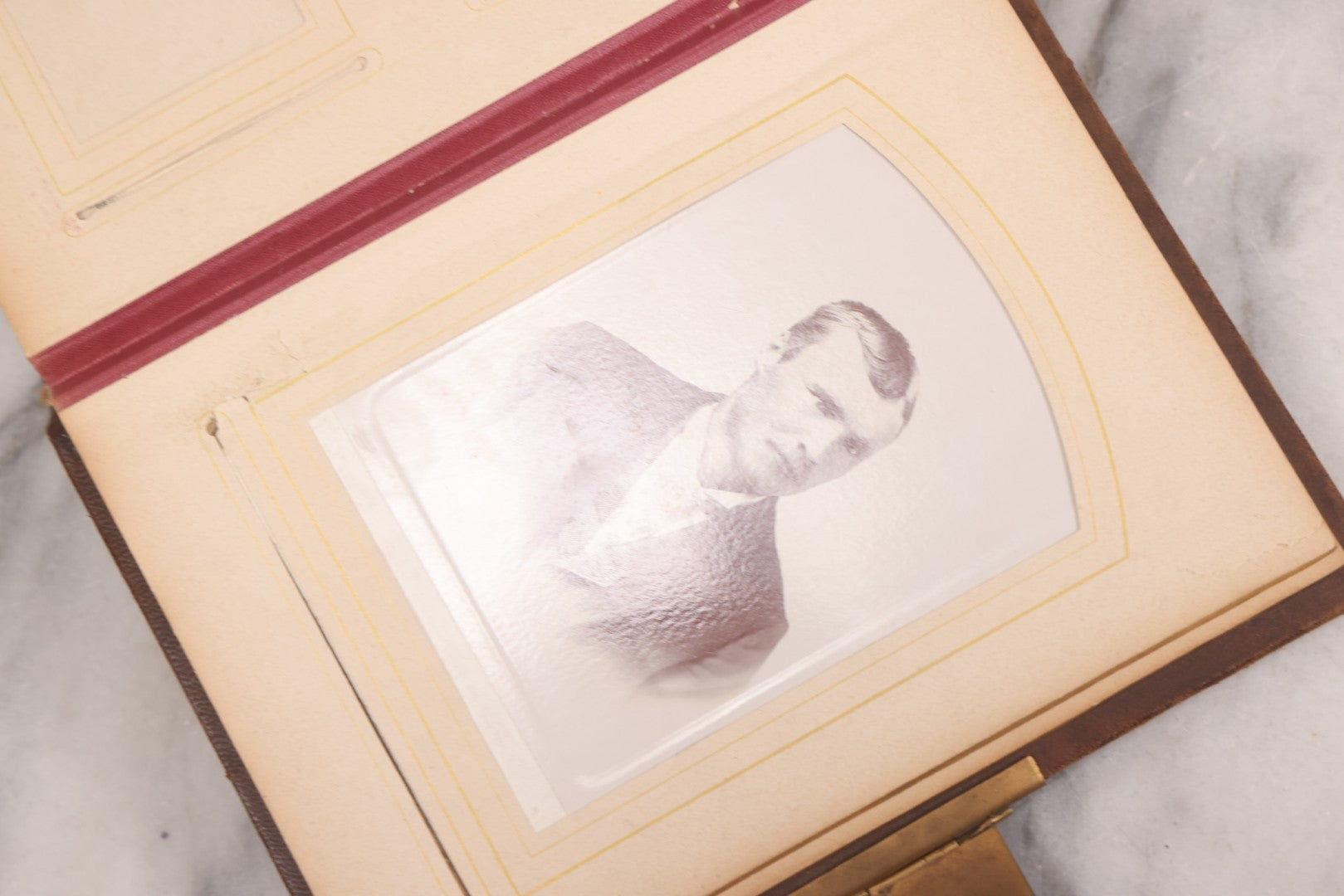 Lot 089 - Antique Leather Cabinet Card Photo Album With Engraved Metal Clasp "Bertha", Containing 6 Cabinet Card And 67 Carte De Visite C.D.V. Photos