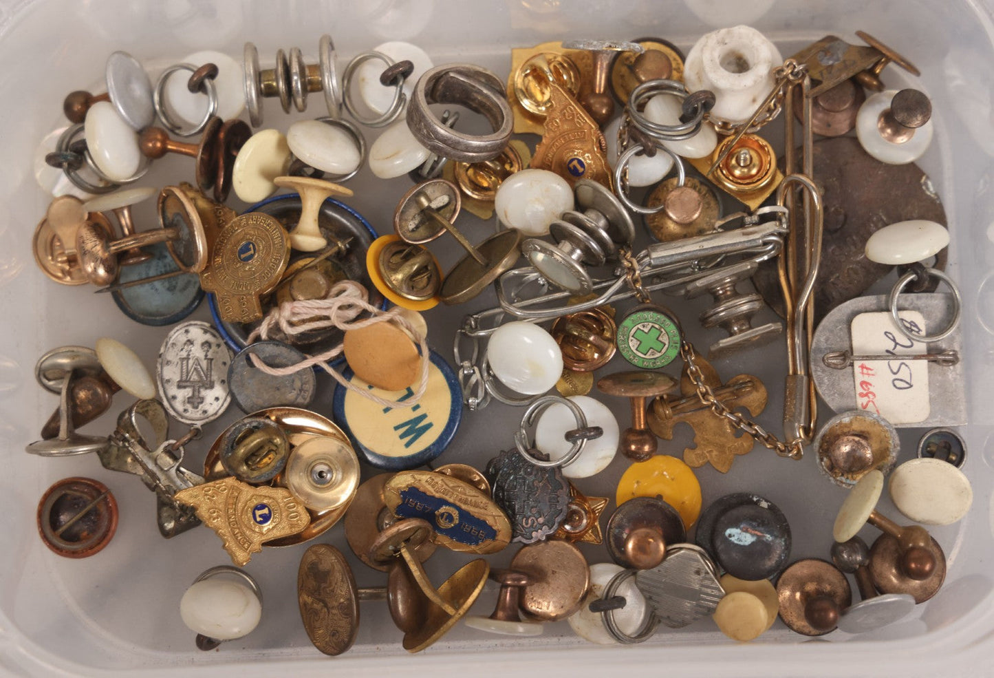 Lot 099 - Vintage Mixed Miscellaneous Junk Lot Grouping Including Pins, Tie Bars, Buttons, Medallions, And Other Small Items