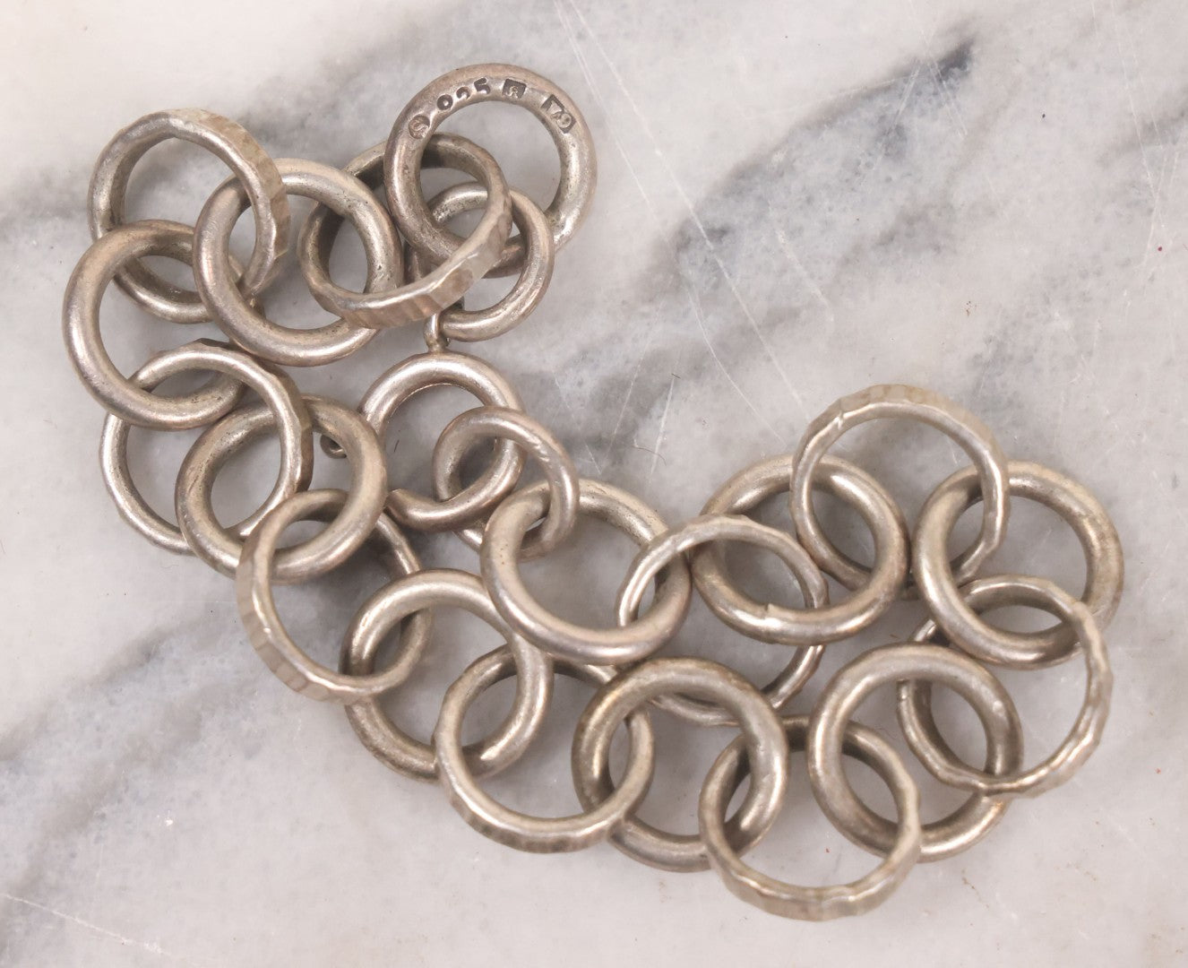 Lot 101 - Vintage Sterling Silver Chain Link Bracelet With Smooth And Hammered Links, Hallmarked, Marked 925
