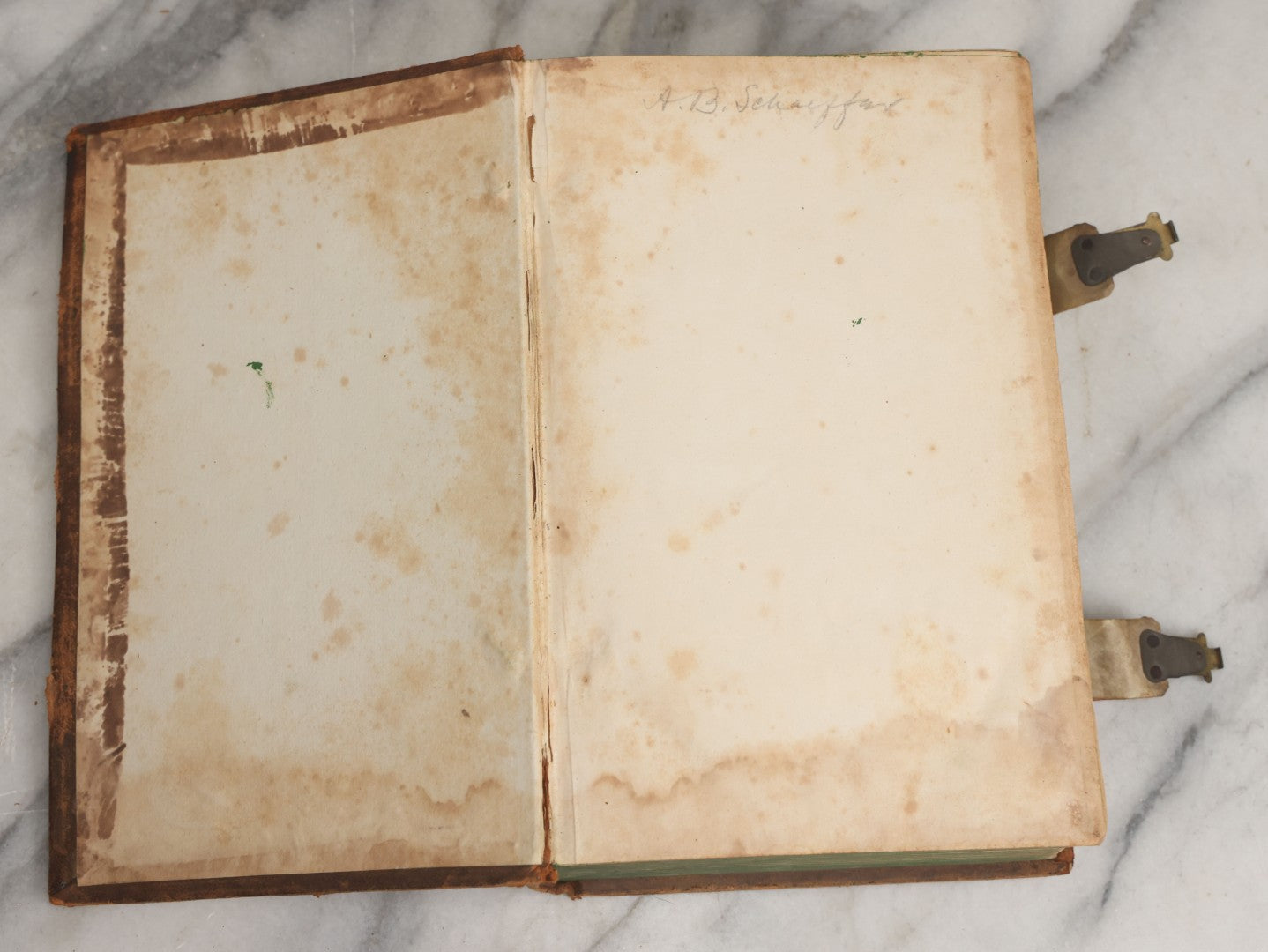 Lot 003 - Foxe's Book Of Martyrs, "History Of Christian Martyrdom, [...] The Lives, Sufferings, And Glorious Deaths Of Martyrs" By John Foxe, Illustrated With Gruesome Engravings, German Language, George W. Ment And Son, Publishers, Philadelphia, 1840