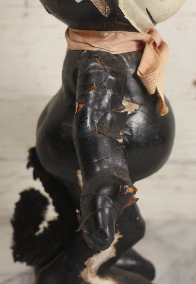 Lot 006 - Antique Felix The Cat Composition Figure With Jointed Arms, Copyright 1924 By Pat Sullivan 