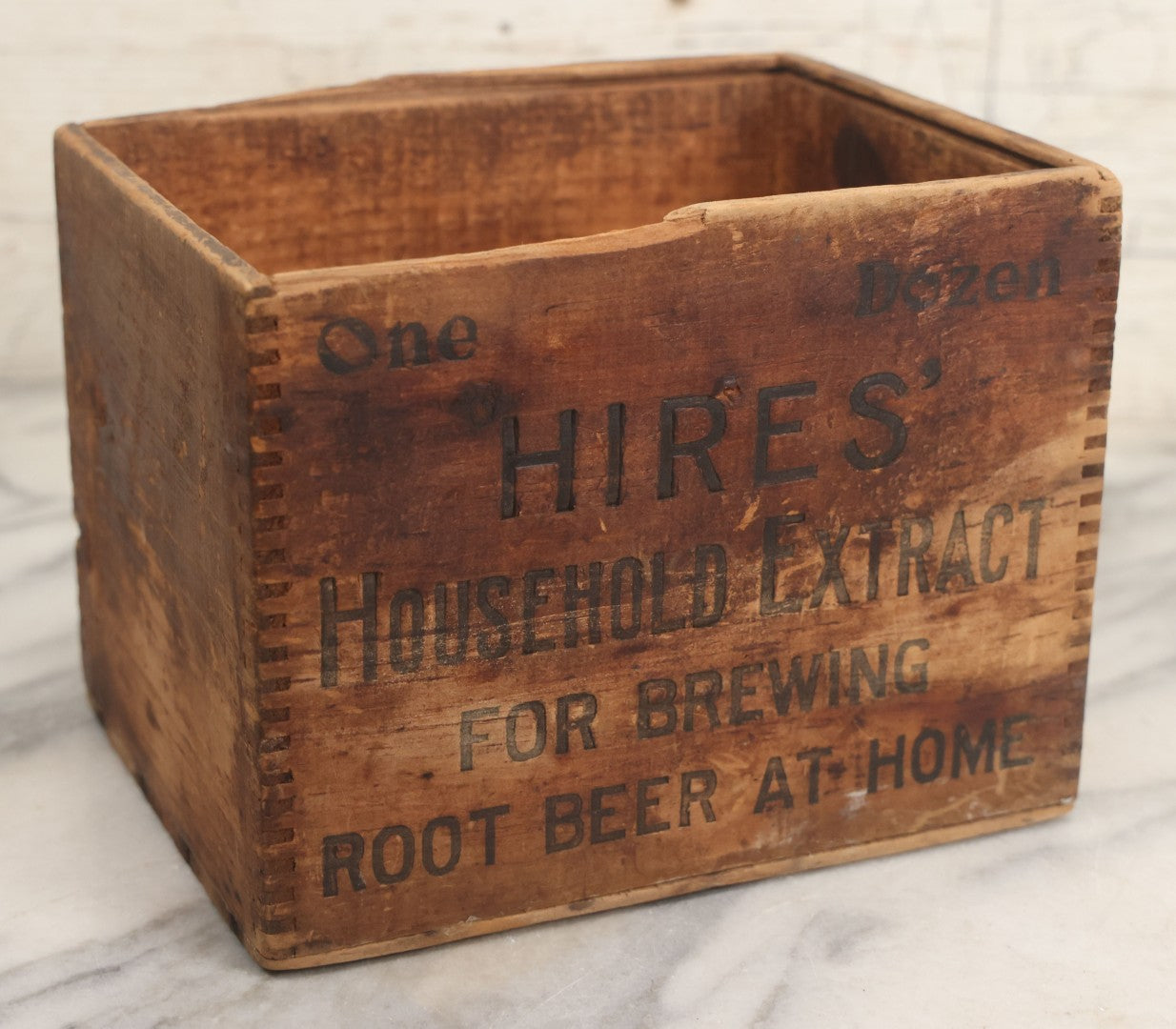 Lot 014 - Vintage Hired Household Extract For Brewing Root Beer At Home Finger Jointed Wooden Advertising Shipping Crate Box, One Dozen Bottle Capacity, No Lid