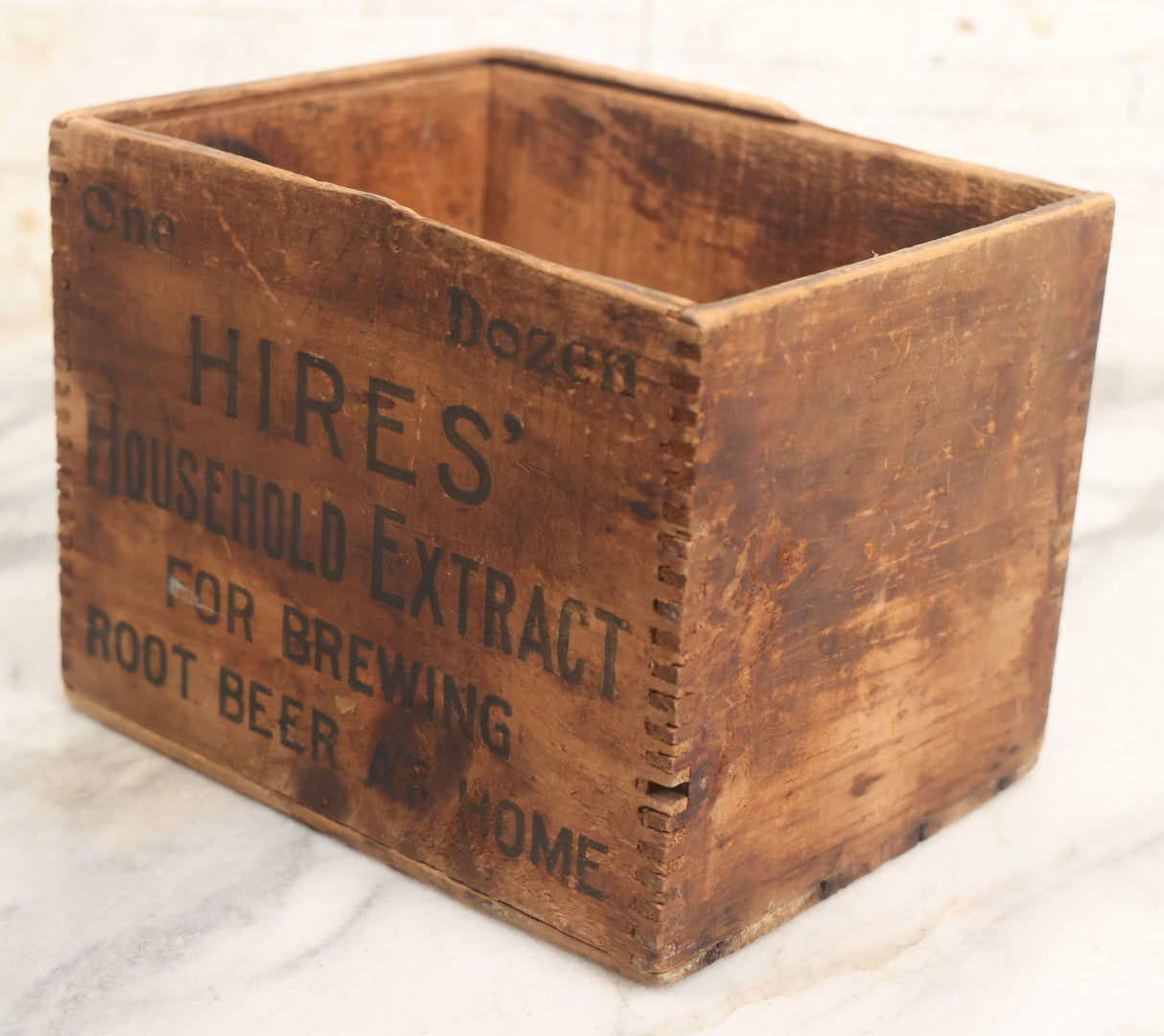 Lot 014 - Vintage Hired Household Extract For Brewing Root Beer At Home Finger Jointed Wooden Advertising Shipping Crate Box, One Dozen Bottle Capacity, No Lid