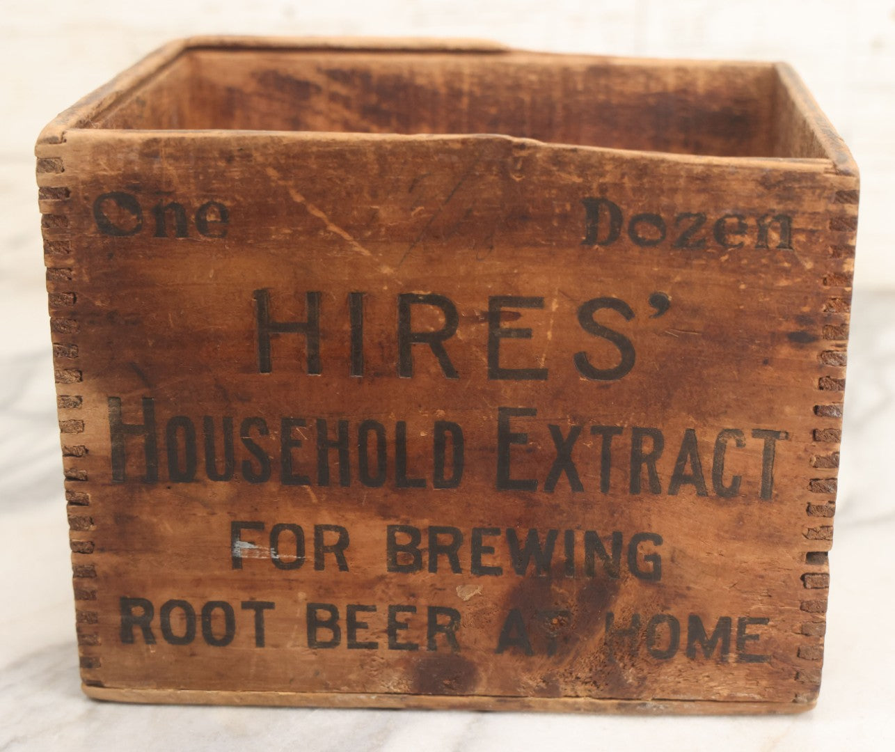 Lot 014 - Vintage Hired Household Extract For Brewing Root Beer At Home Finger Jointed Wooden Advertising Shipping Crate Box, One Dozen Bottle Capacity, No Lid
