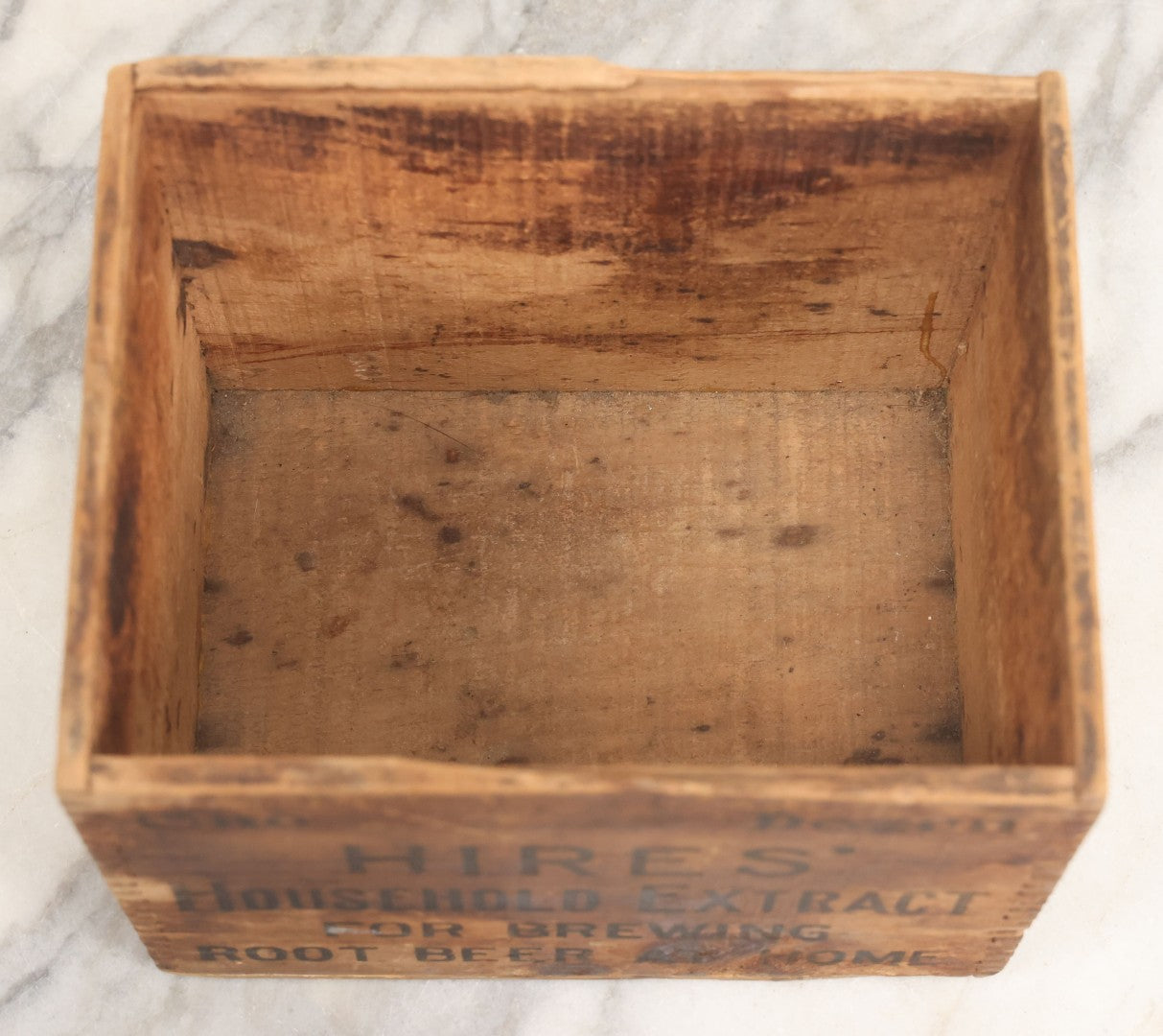 Lot 014 - Vintage Hired Household Extract For Brewing Root Beer At Home Finger Jointed Wooden Advertising Shipping Crate Box, One Dozen Bottle Capacity, No Lid