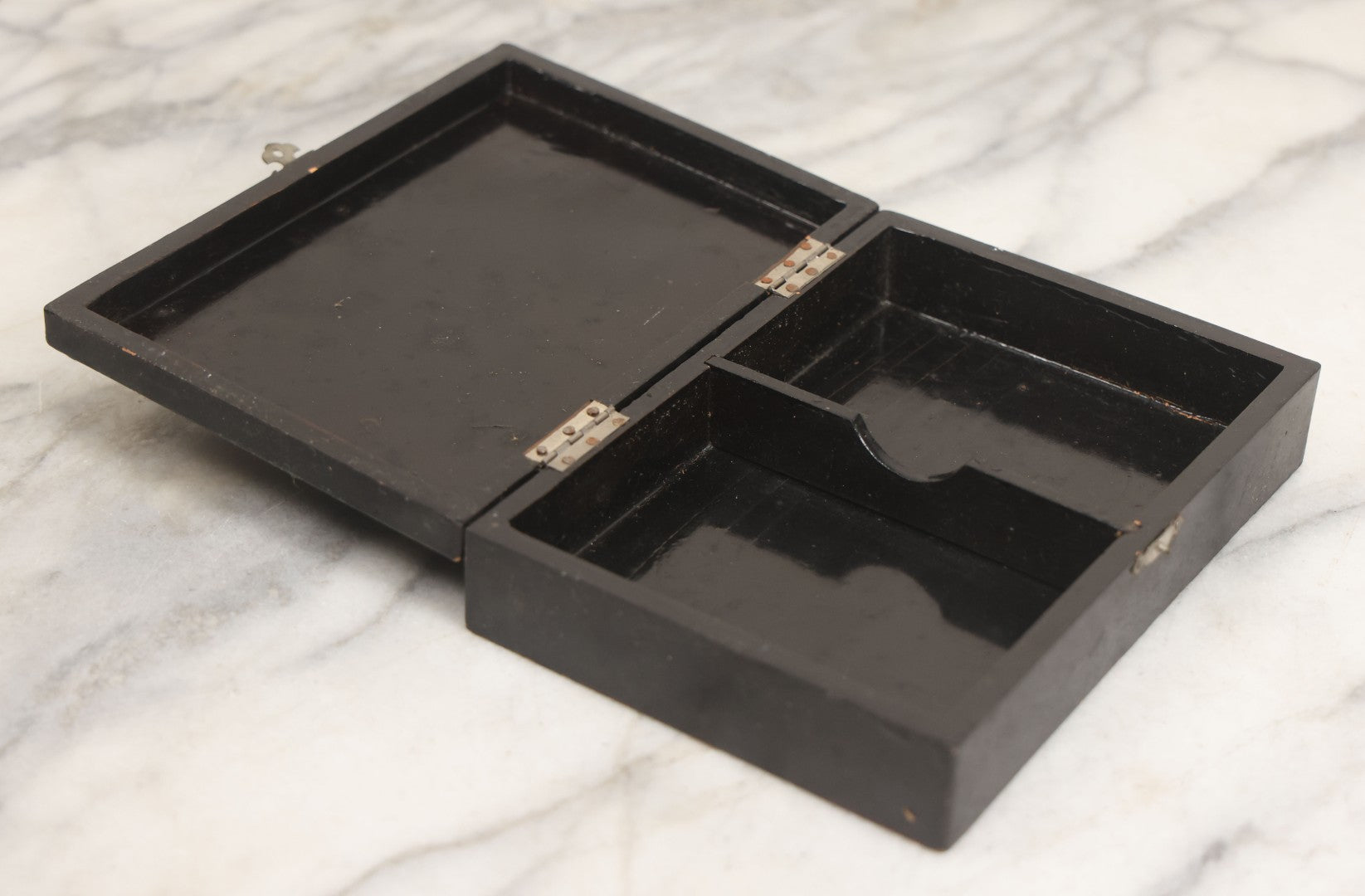 Lot 020 - Vintage Black Lacquered Playing Cards Box With Playing Cards Painted Lid, Divided Interior, Made In Japan