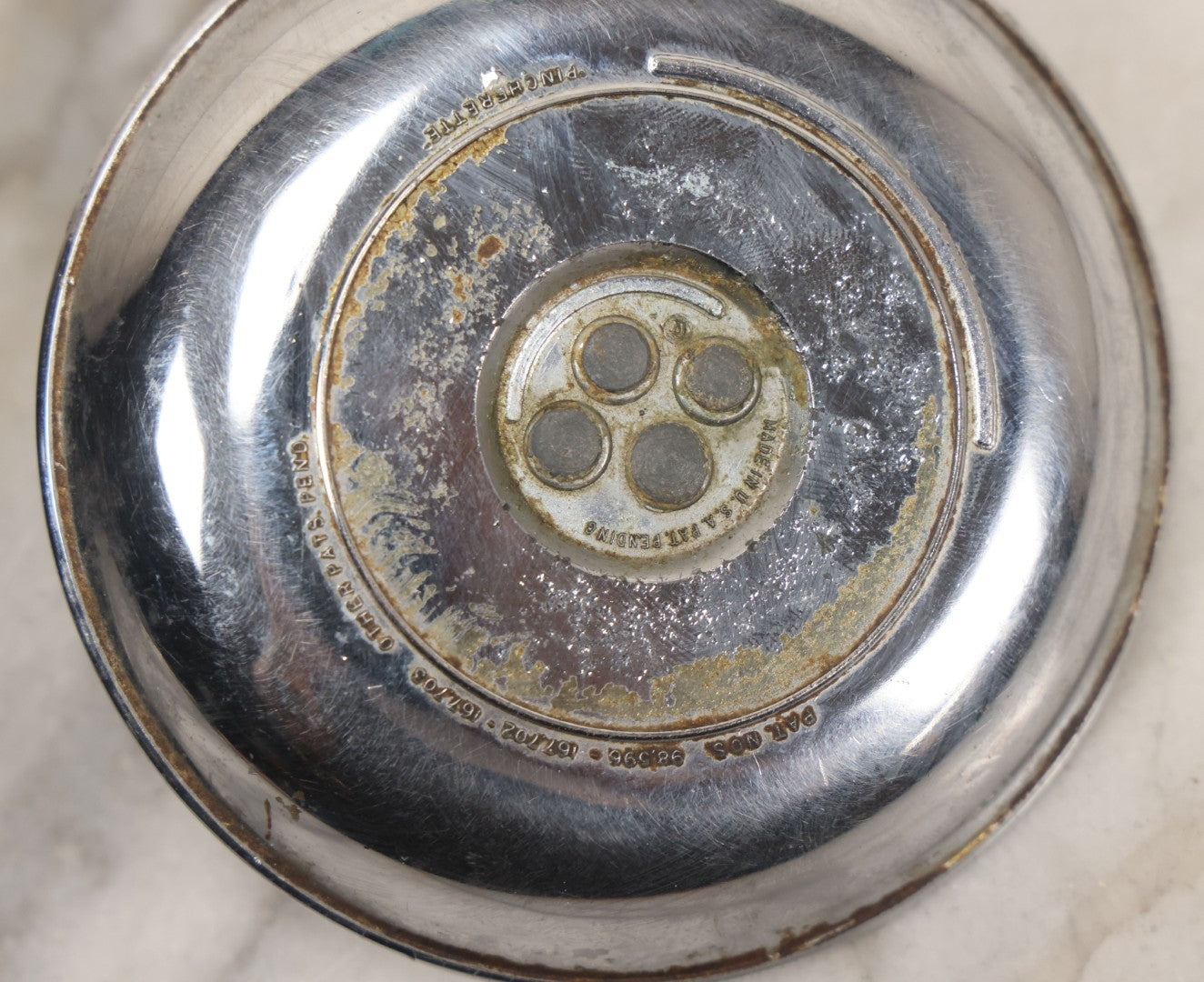 Lot 054 - Vintage Chromed Metal Alligator Roach Holder Ashtray, Manufactured By Pingherette, Made In U.S.A., Note Wear To Chrome