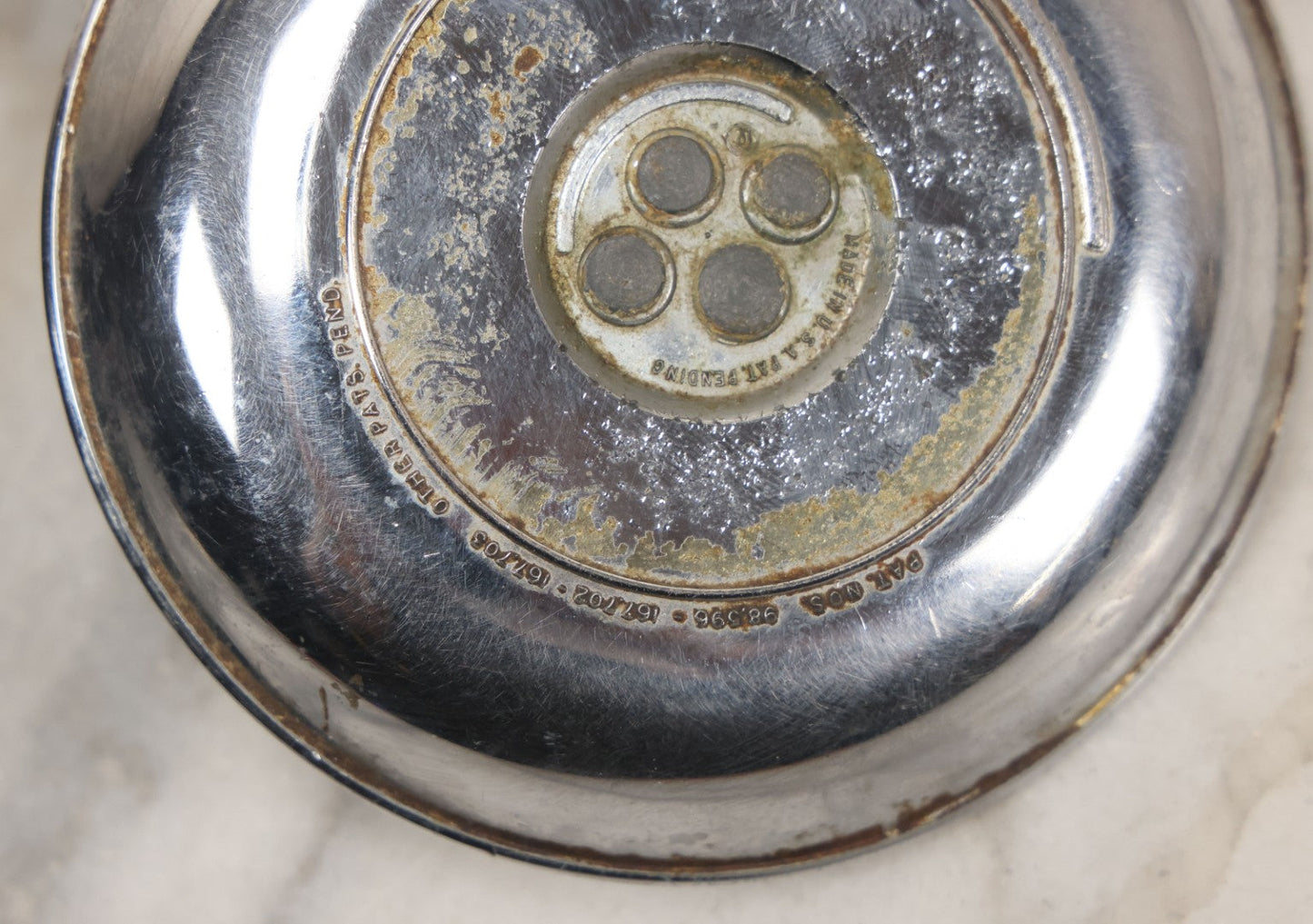 Lot 054 - Vintage Chromed Metal Alligator Roach Holder Ashtray, Manufactured By Pingherette, Made In U.S.A., Note Wear To Chrome