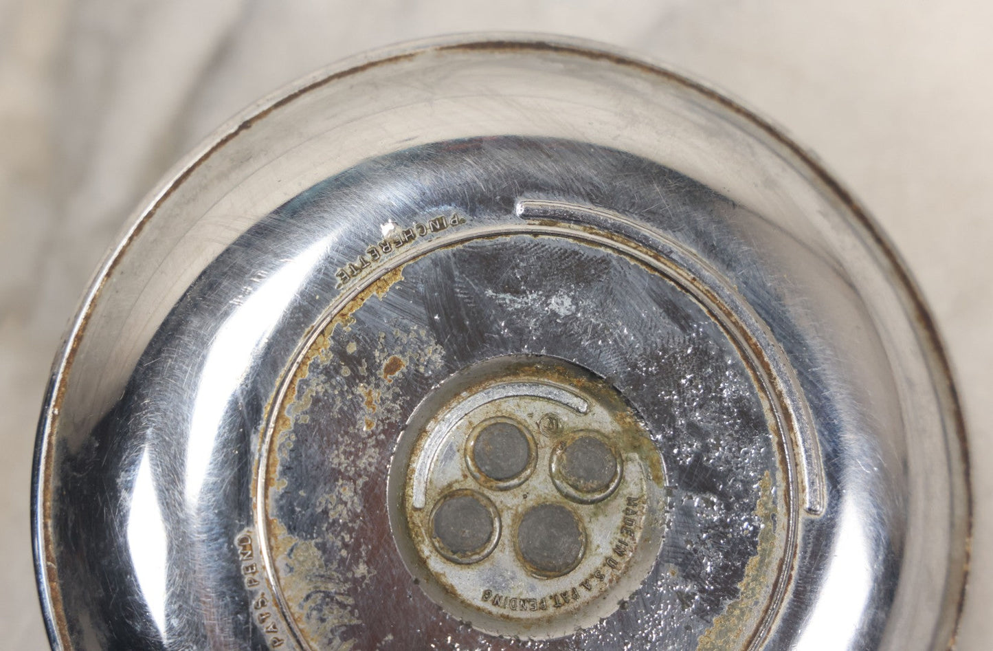 Lot 054 - Vintage Chromed Metal Alligator Roach Holder Ashtray, Manufactured By Pingherette, Made In U.S.A., Note Wear To Chrome