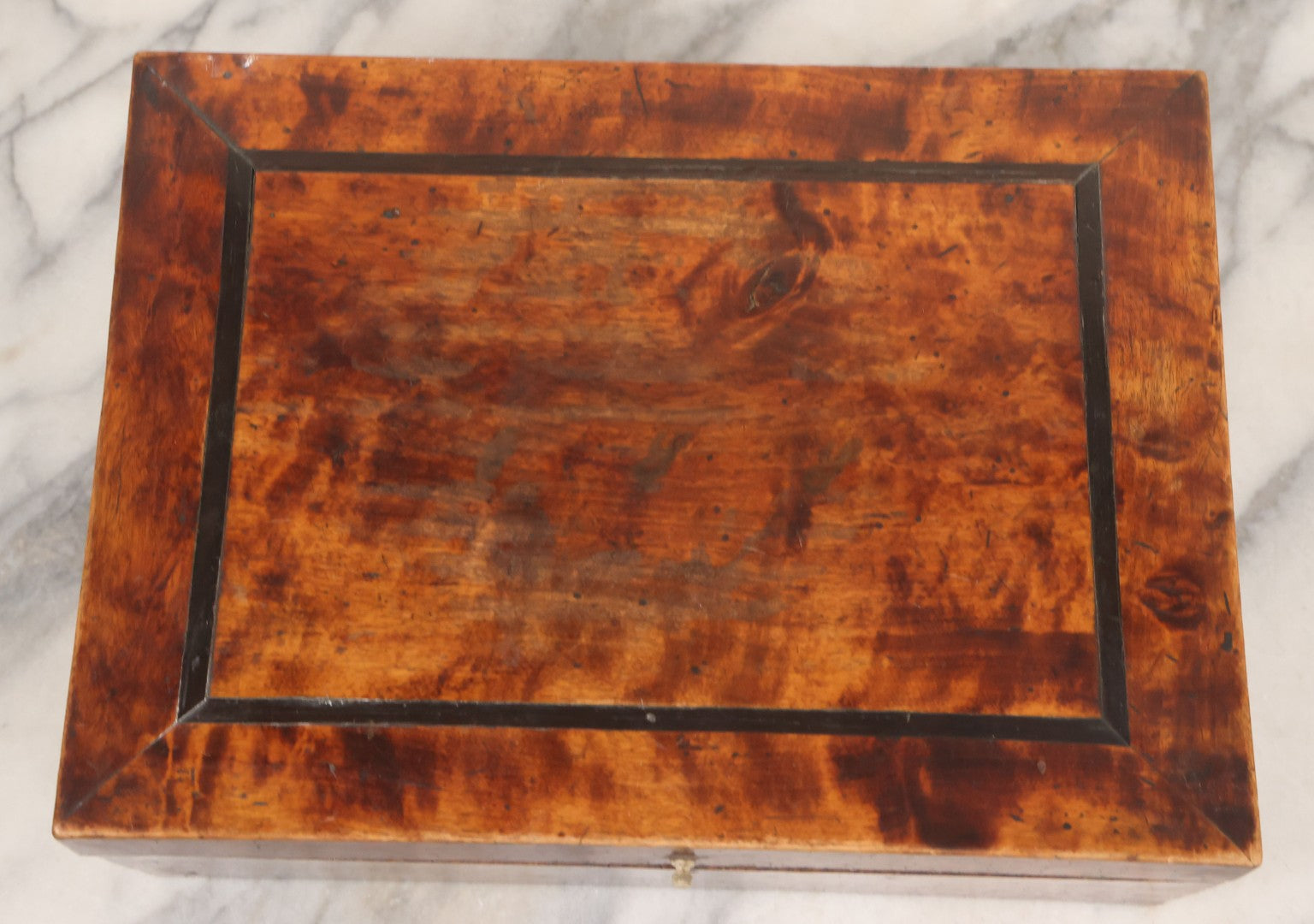 Lot 068 - Antique Burl Wood Inlaid Rectangular Box With Keyhole