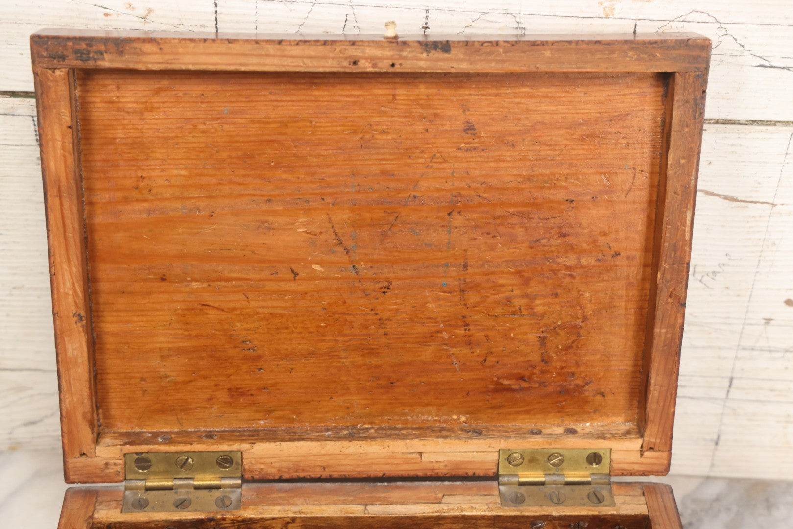 Lot 068 - Antique Burl Wood Inlaid Rectangular Box With Keyhole