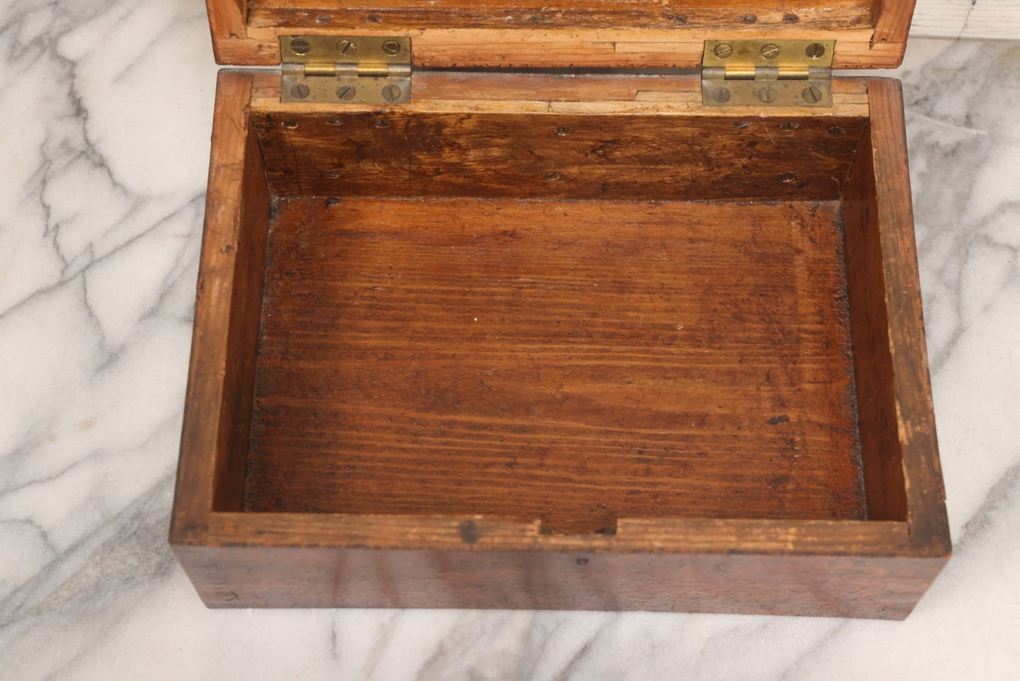 Lot 068 - Antique Burl Wood Inlaid Rectangular Box With Keyhole
