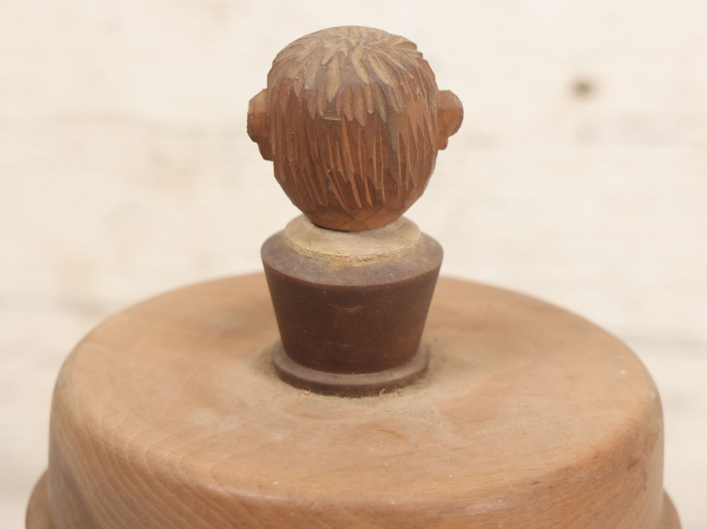 Lot 069 - Antique Folk Art Humidor With Cheeky Carved Man Head Handle On Lid, Divided Interior