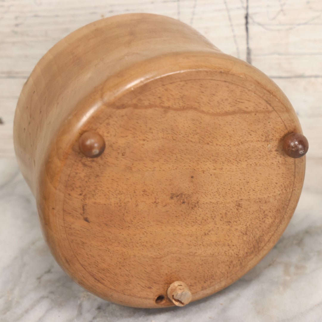 Lot 069 - Antique Folk Art Humidor With Cheeky Carved Man Head Handle On Lid, Divided Interior