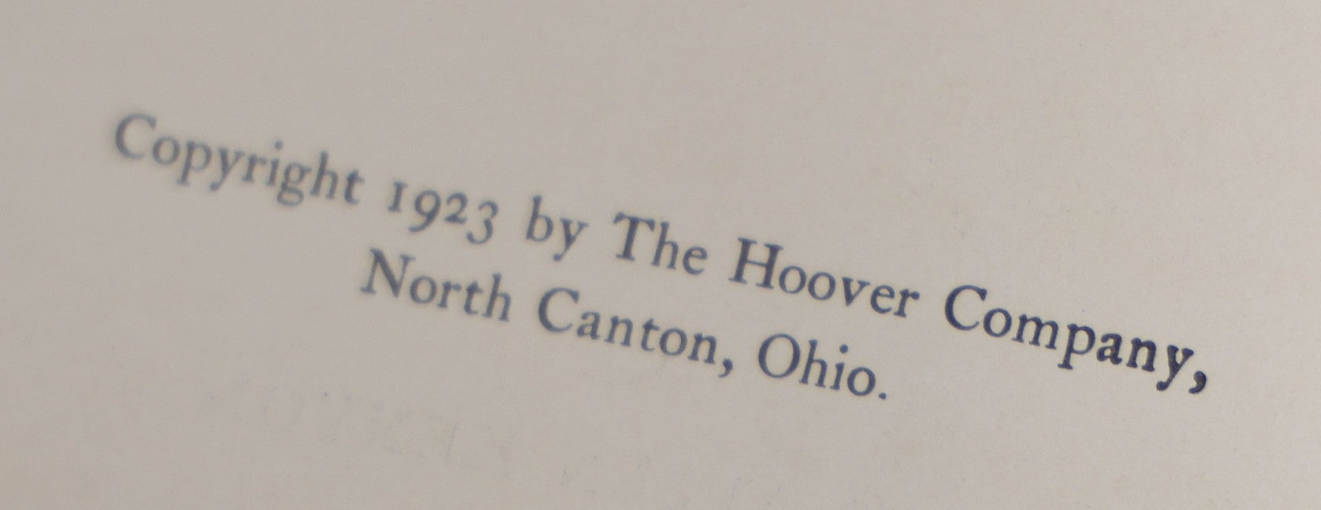 Lot 176 - "Carpets And Rugs: How They Are Made, How To Select Them, How To Care For Them" Vintage Home Furnishing Book By Otis Allen Kenyon, Illustrated With Weaving Process Diagrams, The Hoover Company, Publishers, North Canton, Ohio, 1923