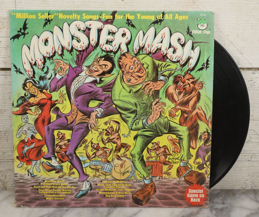 Lot 197 - Vintage "Monster Mash" Halloween Party Vinyl Record, Peter Pan Industries, Newark, New Jersey, No. 8126, Not Playtested