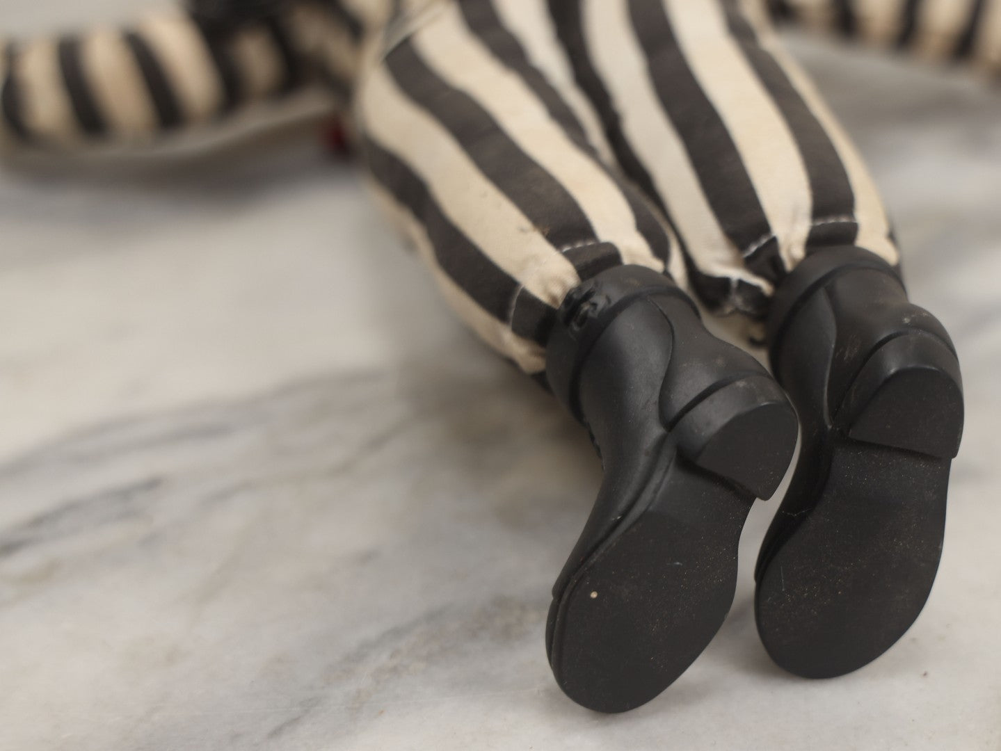 Lot 207 - Vintage Beetlejuice Plush Doll Pull Toy With Pull String, Spinning Head, Says "It's Showtime" Catchphrase," Copyright 1989, Warner Bros., Inc., Note Hair Madly Matted