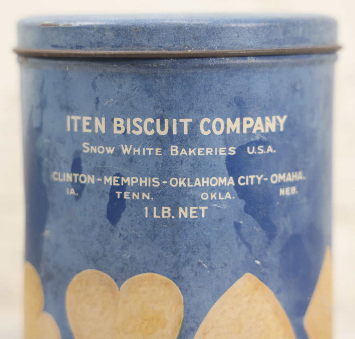 Lot 221 - Vintage Iten's Sure Tricks Bridge Party Cookies 1 Lb Advertising Tin, Iten Biscuit Company, Snow White B Akers, Midwest U.S.A.