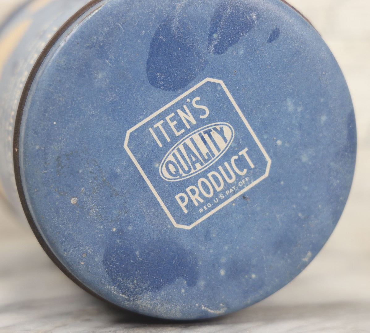 Lot 221 - Vintage Iten's Sure Tricks Bridge Party Cookies 1 Lb Advertising Tin, Iten Biscuit Company, Snow White B Akers, Midwest U.S.A.