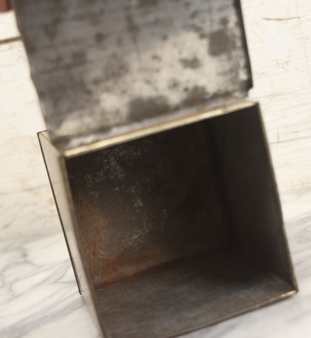 Lot 222 - Antique Dr. Johnson's Educator Crackers Advertising Tin, Johnson Educator Food Company, Boston, Mass