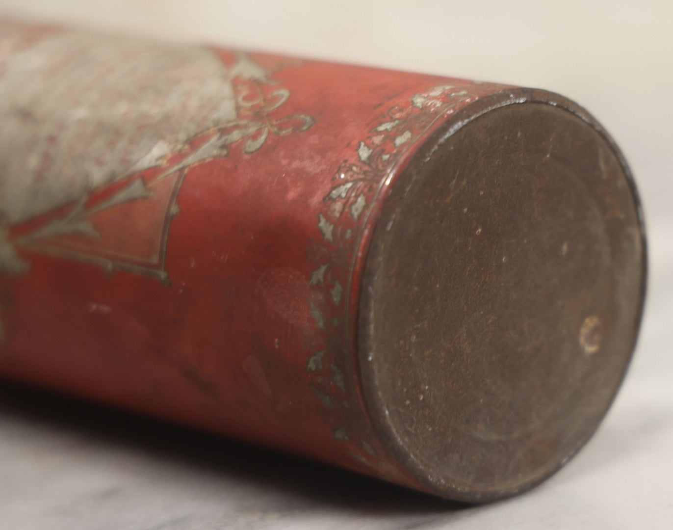 Lot 225 - Pair Of Antique Kennedy Cookie Advertising Tins, Including Kennedy's Malto-Bovine Biscuit And Kennedy's Ginger Wafers, With Paper Label, Cambridgeport, Massachusetts And Chicago, Illinois