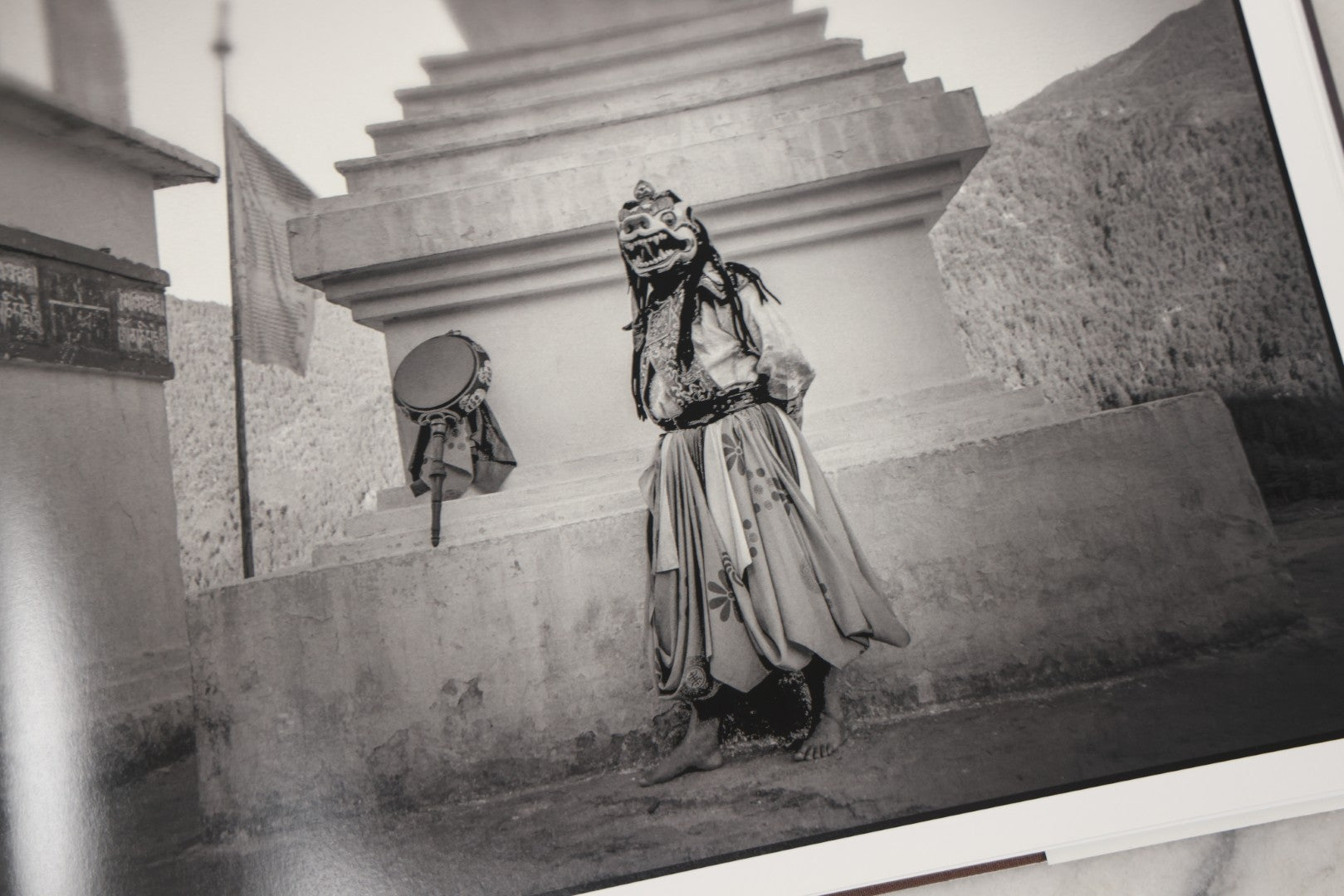 Lot 281 - "Mask" Modern Photography Book By Chris Rainier With Ethnographic Notes By Robert Welsch, Earth Aware Editions, Publishers, California, 2019