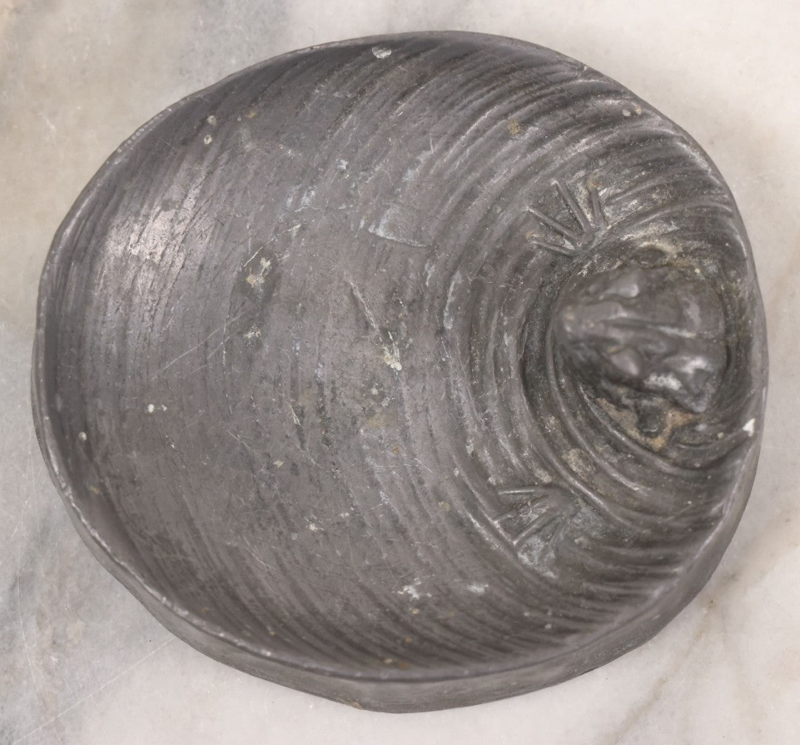 Lot 008 - Antique Solid Cast Pewter Catch All Trinket Dish With Frog In Pond Motif, Heavy And Solid All The Way Through, With Felt Bottom