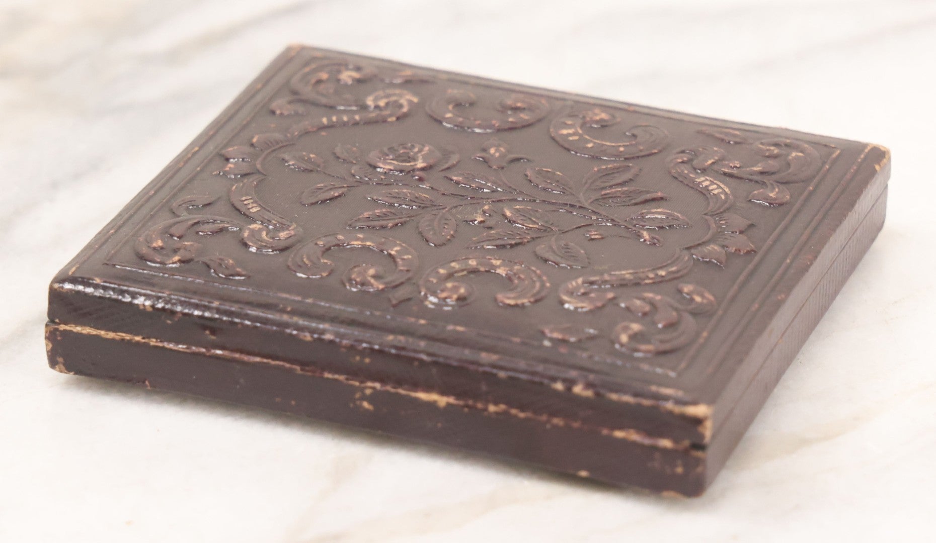 Lot 027 - Antique 1/6th Plate Daguerreotype Photograph Of A Middle Aged Man, Photographed By McClees & Germon, Philadelphia Pennsylvania, Marked On Brass Mat, In Full Intact Leatherette Union Case, Circa 1850