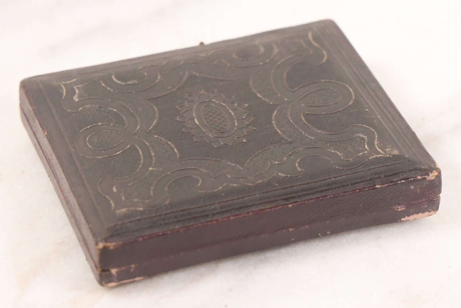 Lot 028 - Antique 1/6th Plate Daguerreotype Photograph Of A Middle Aged Man With A Chin Strap Beard, Photographed By Bell & Clayton, Philadelphia, Marked On Case Pillow, In Full Intact Leatherette Union Case, Circa 1855