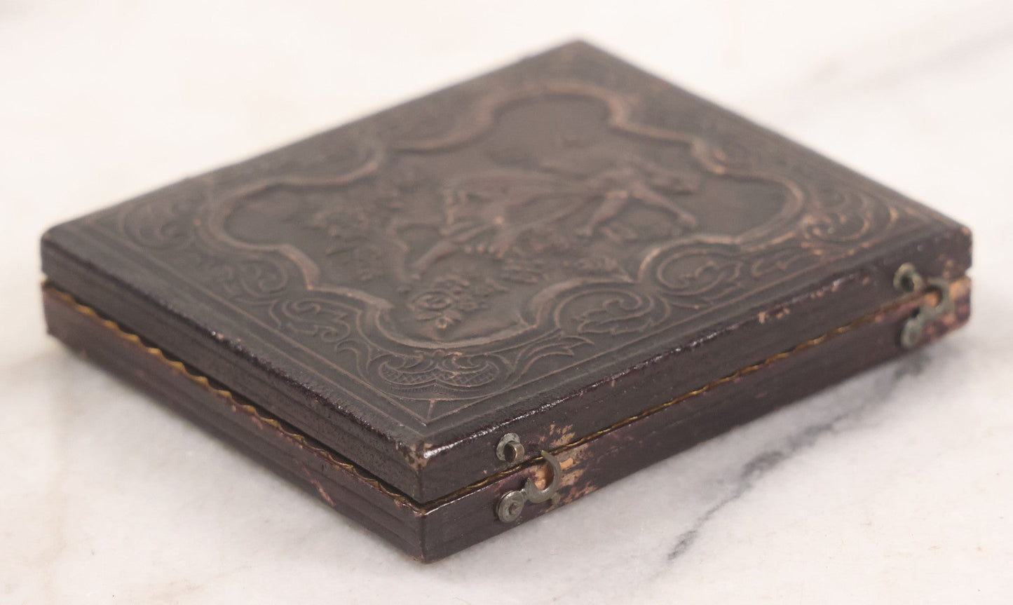 Lot 029 - Antique 1/6th Plate Daguerreotype Photograph Of A Middle Aged Man With A Bushy Chin Beard, In Full Intact Leatherette Union Case With Girl Throwing Flowers, Butterflies