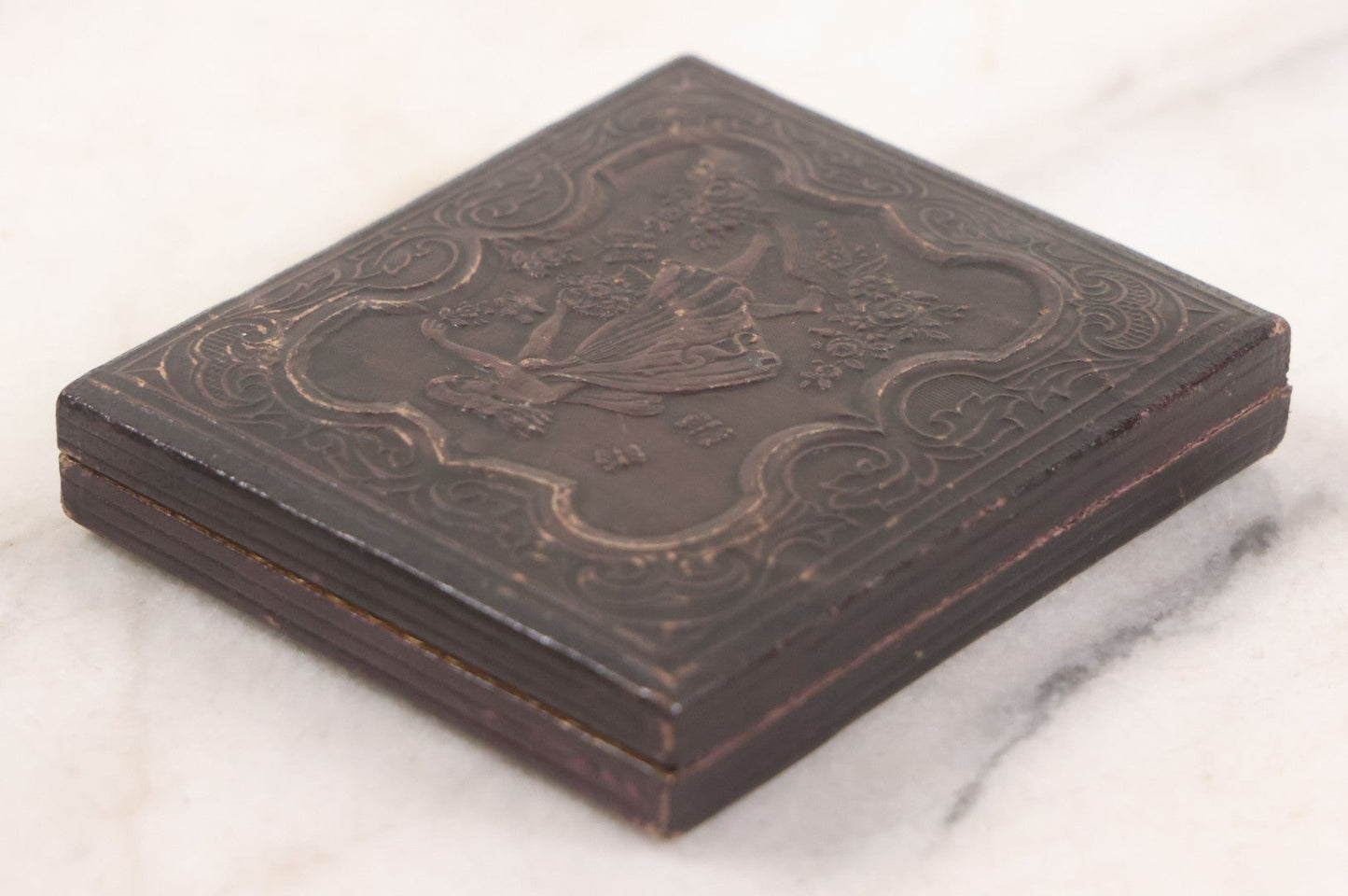 Lot 029 - Antique 1/6th Plate Daguerreotype Photograph Of A Middle Aged Man With A Bushy Chin Beard, In Full Intact Leatherette Union Case With Girl Throwing Flowers, Butterflies