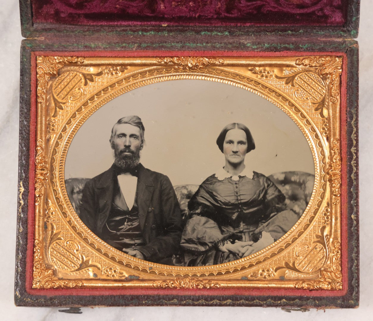 Lot 032 - Antique 1/4 Plate Ruby Ambrotype Photograph Of A Man And Woman Couple, Man Identified As Uncle Edward Stone, In Full Leatherette Union Case