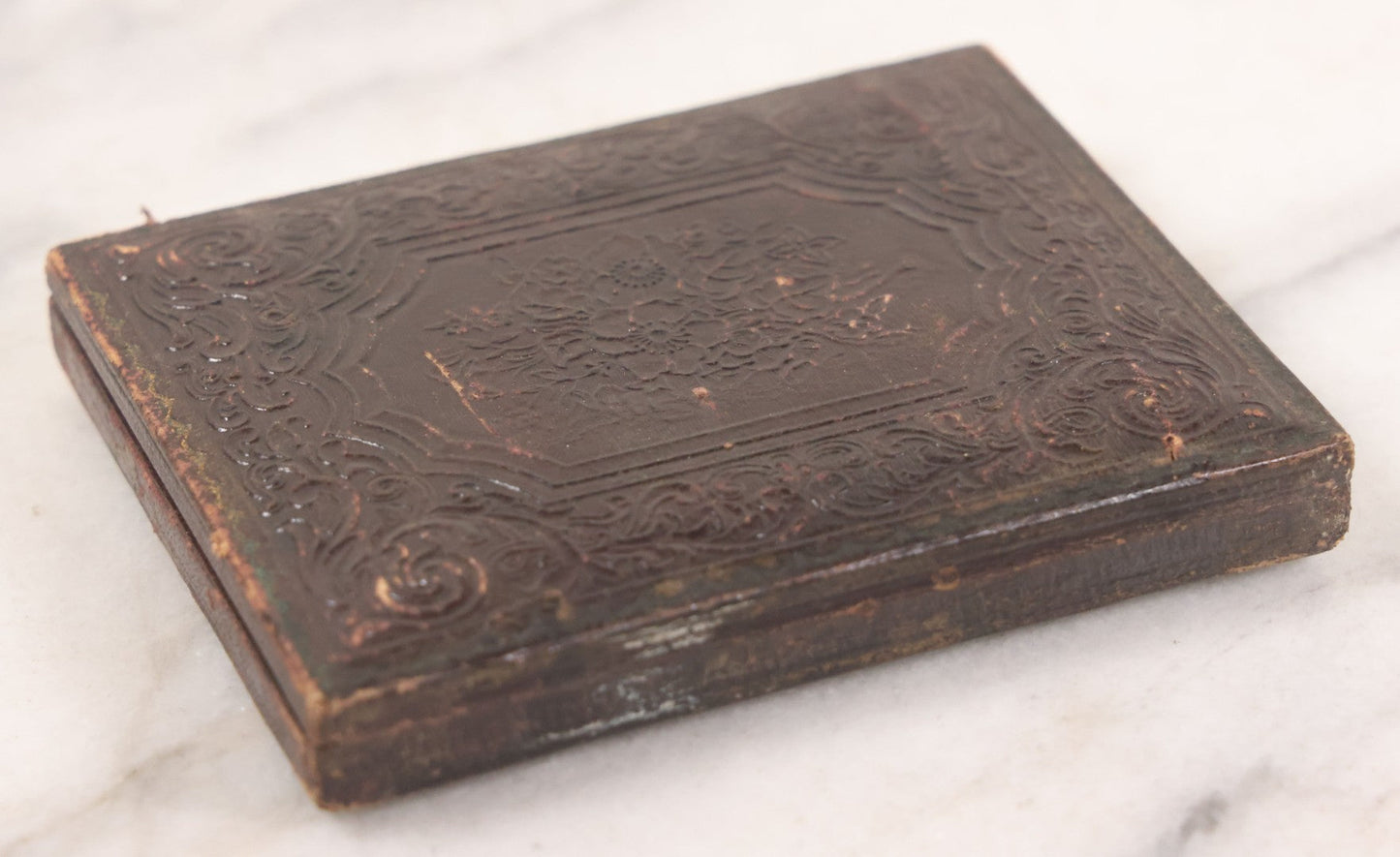 Lot 032 - Antique 1/4 Plate Ruby Ambrotype Photograph Of A Man And Woman Couple, Man Identified As Uncle Edward Stone, In Full Leatherette Union Case