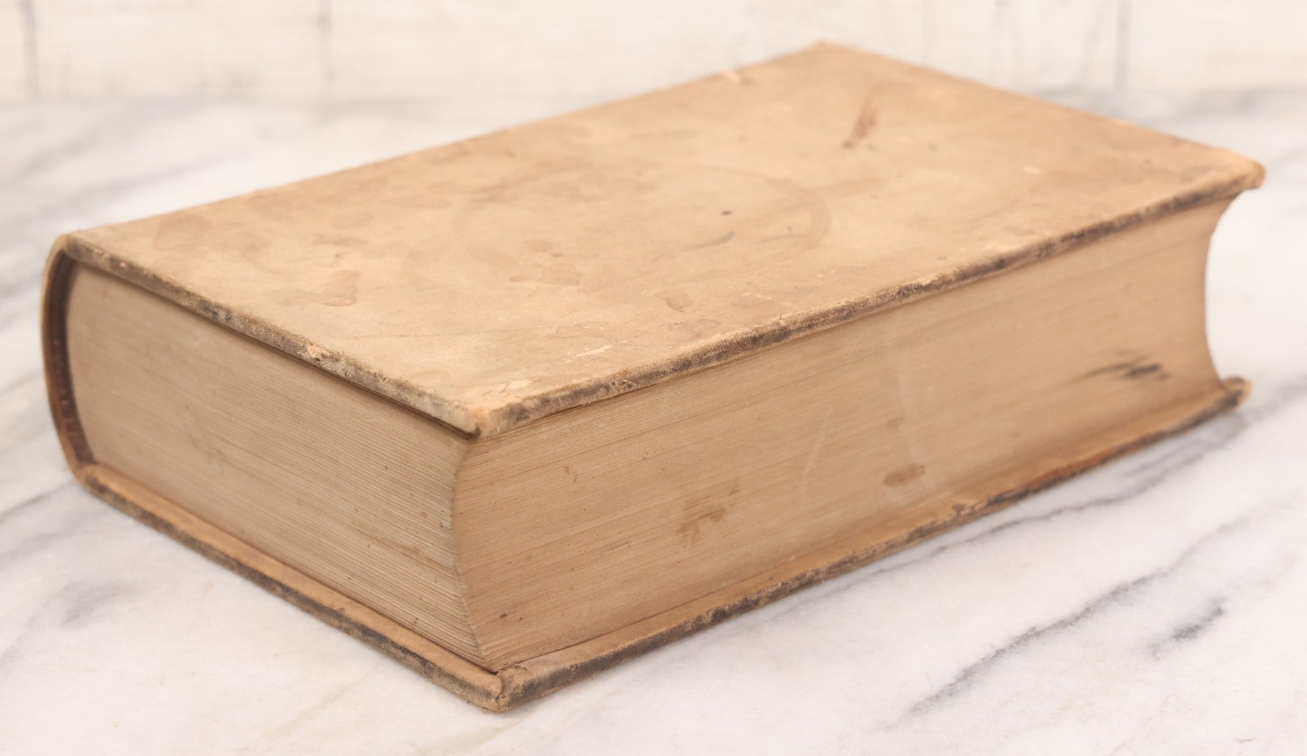 Lot 055 - "A System Of Oral Surgery: Diseases And Surgery Of The Mouth, Jaws, And Associated Parts" Antique Book By James E. Garretson, M.D., Illustrated With Steel Plates And Wood Cuts, 3rd Edition, Published By J.B. Lippincott & Co., Philadelphia, 1881