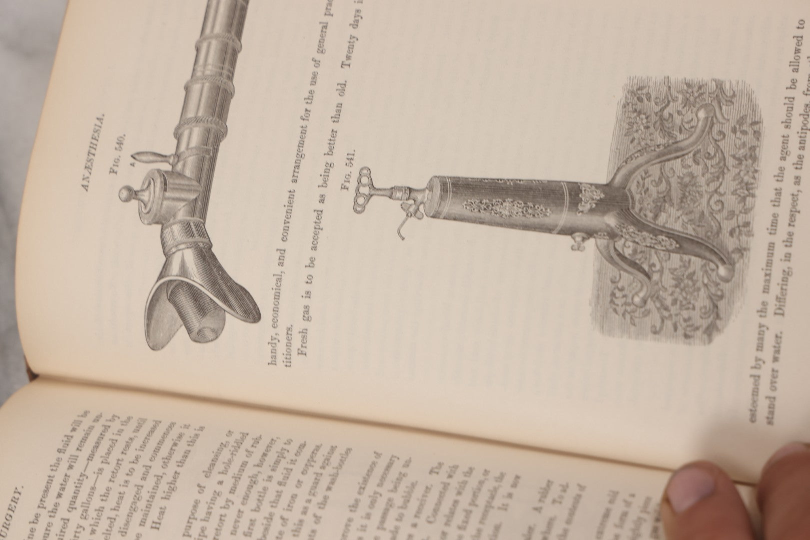 Lot 055 - "A System Of Oral Surgery: Diseases And Surgery Of The Mouth, Jaws, And Associated Parts" Antique Book By James E. Garretson, M.D., Illustrated With Steel Plates And Wood Cuts, 3rd Edition, Published By J.B. Lippincott & Co., Philadelphia, 1881