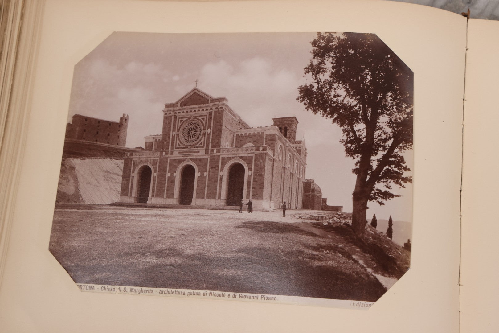Lot 071 - Antique Photo Album With Approximately 100 Souvenir Photographs Of Landmarks In Italy, Including Churches And Cathedrals, Venice Canals, Ancient Ruins, Pompeii, Architecture, Doorways, Art And Statues