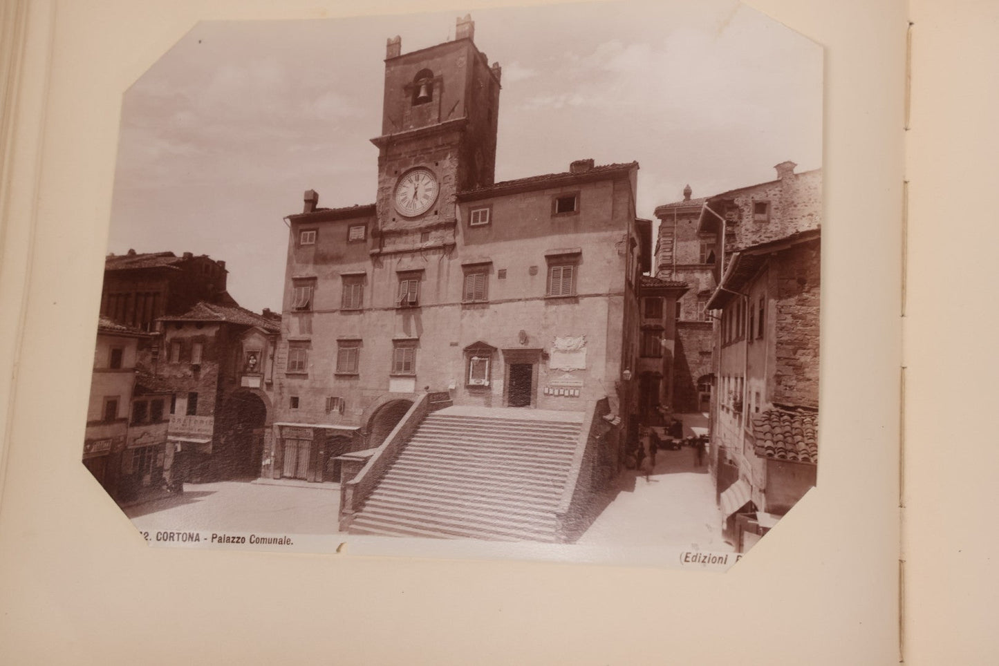 Lot 071 - Antique Photo Album With Approximately 100 Souvenir Photographs Of Landmarks In Italy, Including Churches And Cathedrals, Venice Canals, Ancient Ruins, Pompeii, Architecture, Doorways, Art And Statues