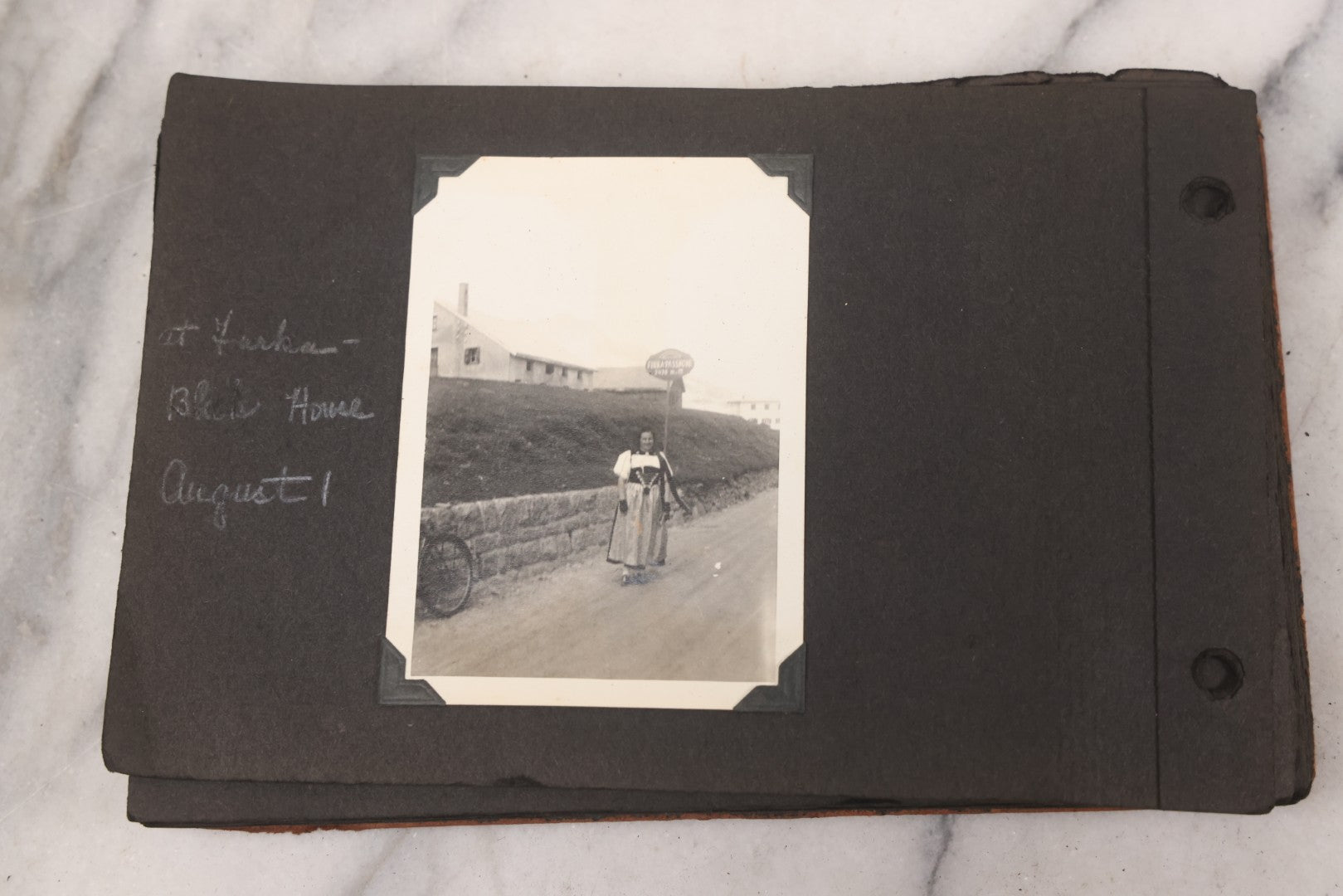 Lot 072 - Vintage Snapshot Photo Album Containing 85+ Photographs, Mostly Of Travel In Italy, Including Pompeii, Rome, Gelati Vendors, The Colosseum, Venice, As Well As Photographs Of The Netherlands, Edinburgh, And More, Note All Page Loose