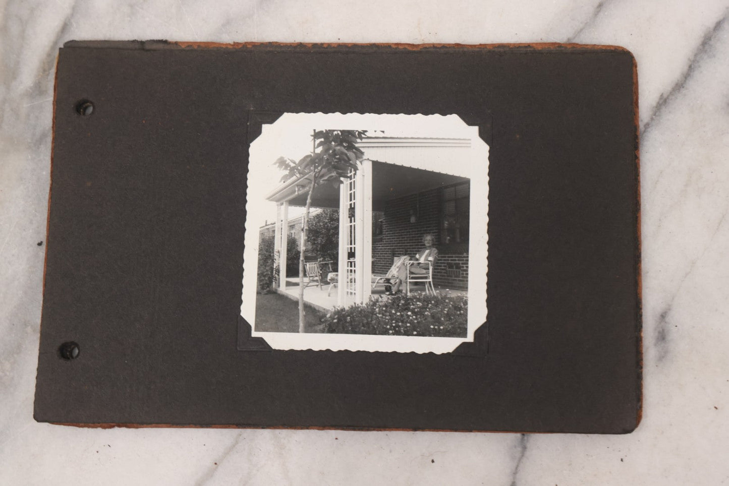 Lot 072 - Vintage Snapshot Photo Album Containing 85+ Photographs, Mostly Of Travel In Italy, Including Pompeii, Rome, Gelati Vendors, The Colosseum, Venice, As Well As Photographs Of The Netherlands, Edinburgh, And More, Note All Page Loose