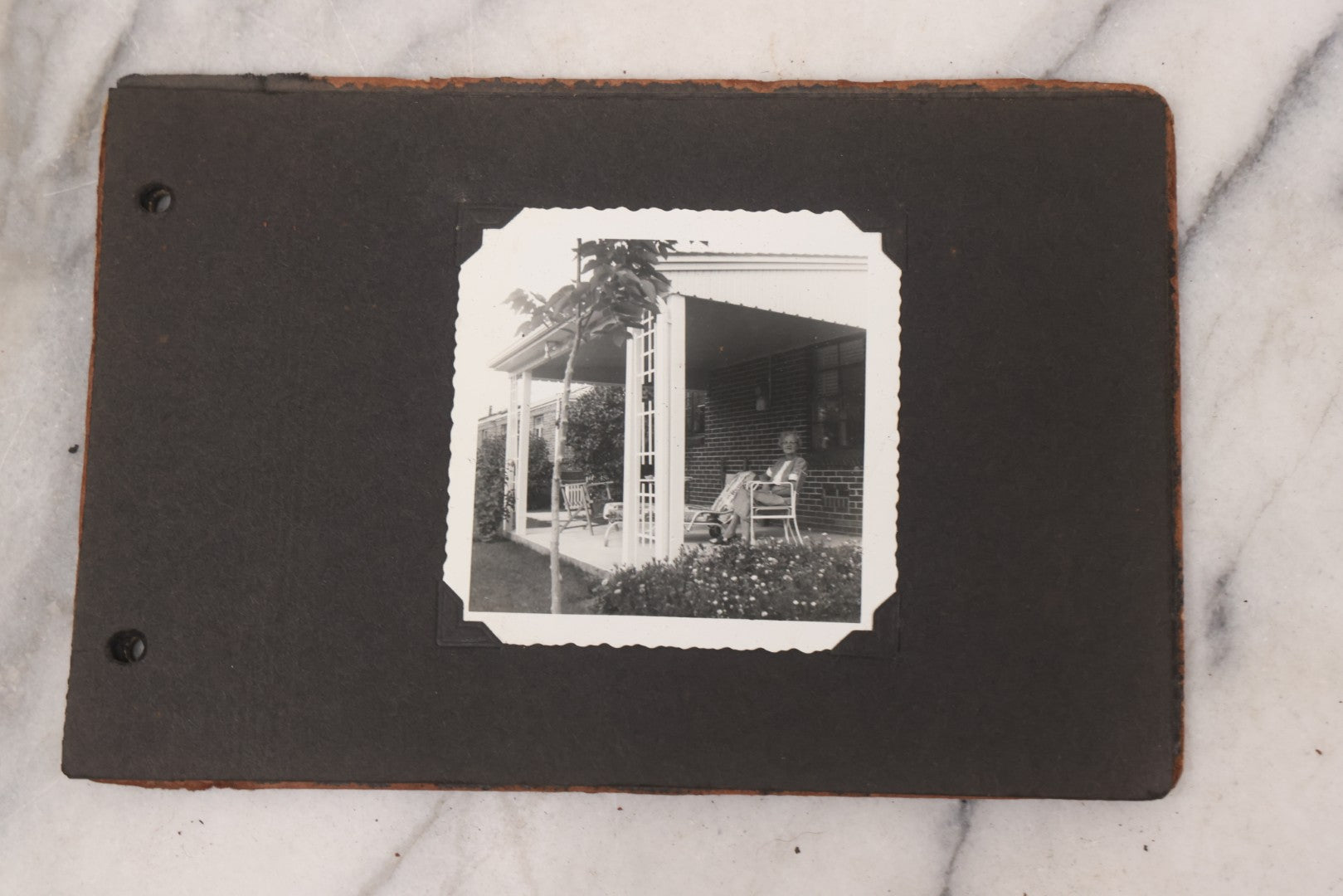 Lot 072 - Vintage Snapshot Photo Album Containing 85+ Photographs, Mostly Of Travel In Italy, Including Pompeii, Rome, Gelati Vendors, The Colosseum, Venice, As Well As Photographs Of The Netherlands, Edinburgh, And More, Note All Page Loose