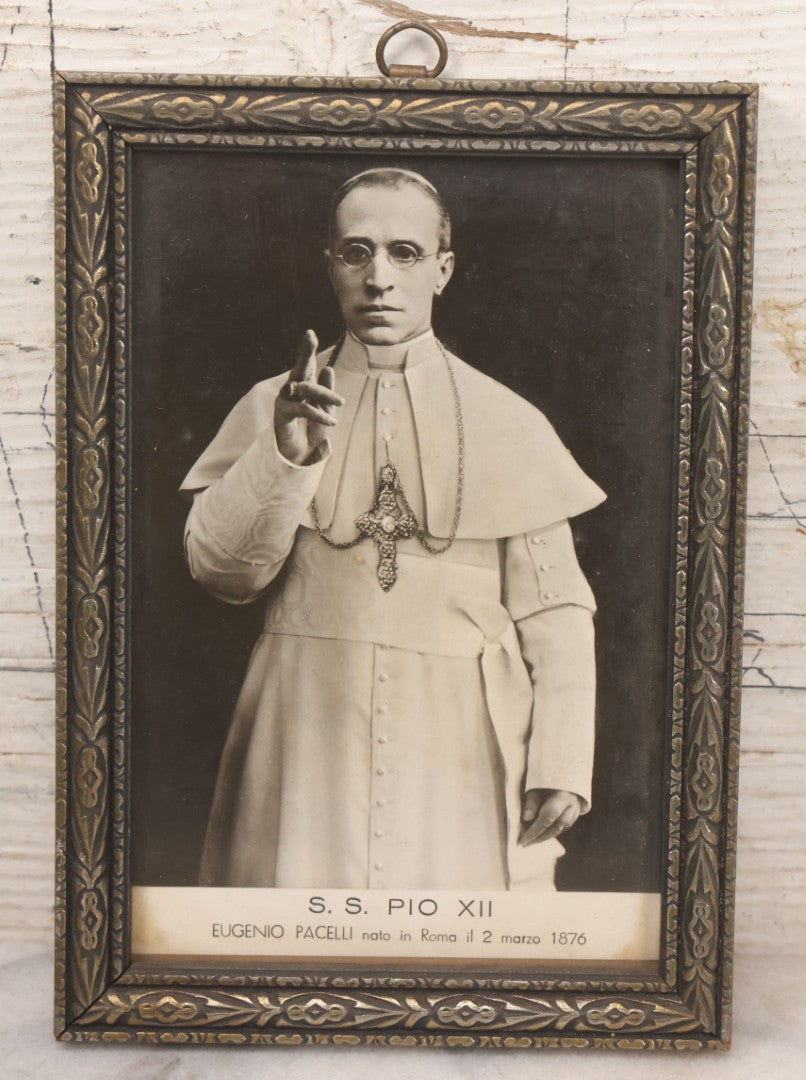 Lot 099 - Vintage Framed Postcard Of Pope Pius XII, "S.S. Pio XII," Born Eugenio Pacelli, Published By Alterocca – Terni, Rome, "Vera Fotografia," From A Real Photo, 4-3/4" x 6-3/4"