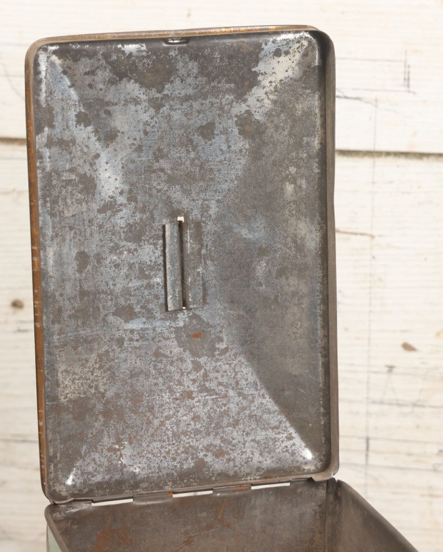 Lot 002 - Antique Tin Lithograph "Winner Cut Plug Smoke And Chew" Tobacco Tin With Auto Racing Motif, J. Wright Co., Richmond, Virginia, Circa 1910-1920, Note Missing Handle