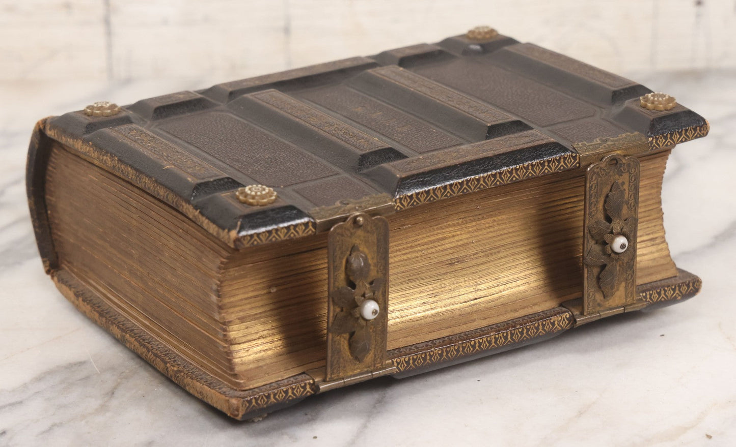 Lot 005 - Antique Unused Finely Bound Antique Photo Album For Tintype, Carte De Visite, And Cabinet Card Photographs, "The Photographic Album" Manufactured By Altemus & Co., Philadelphia, Patented July 21st, 1863, With Custom L.A.N.E. Monogram