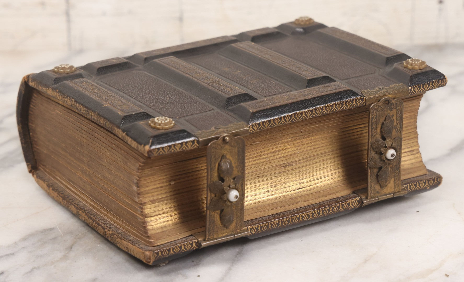 Lot 005 - Antique Unused Finely Bound Antique Photo Album For Tintype, Carte De Visite, And Cabinet Card Photographs, "The Photographic Album" Manufactured By Altemus & Co., Philadelphia, Patented July 21st, 1863, With Custom L.A.N.E. Monogram