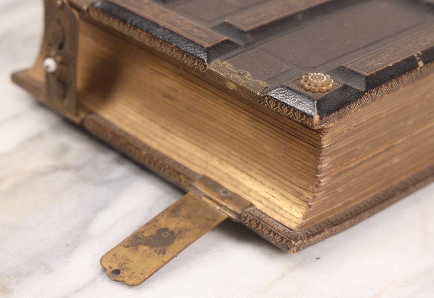 Lot 005 - Antique Unused Finely Bound Antique Photo Album For Tintype, Carte De Visite, And Cabinet Card Photographs, "The Photographic Album" Manufactured By Altemus & Co., Philadelphia, Patented July 21st, 1863, With Custom L.A.N.E. Monogram