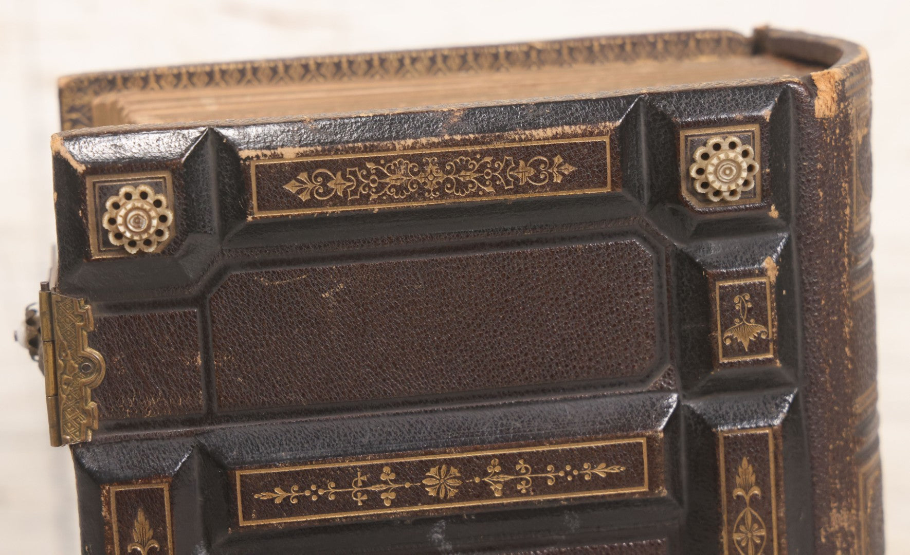 Lot 005 - Antique Unused Finely Bound Antique Photo Album For Tintype, Carte De Visite, And Cabinet Card Photographs, "The Photographic Album" Manufactured By Altemus & Co., Philadelphia, Patented July 21st, 1863, With Custom L.A.N.E. Monogram