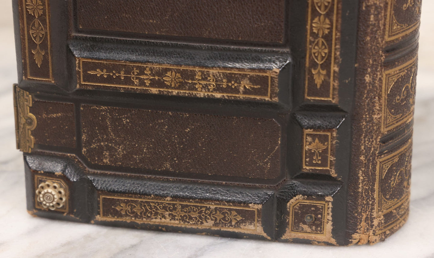 Lot 005 - Antique Unused Finely Bound Antique Photo Album For Tintype, Carte De Visite, And Cabinet Card Photographs, "The Photographic Album" Manufactured By Altemus & Co., Philadelphia, Patented July 21st, 1863, With Custom L.A.N.E. Monogram