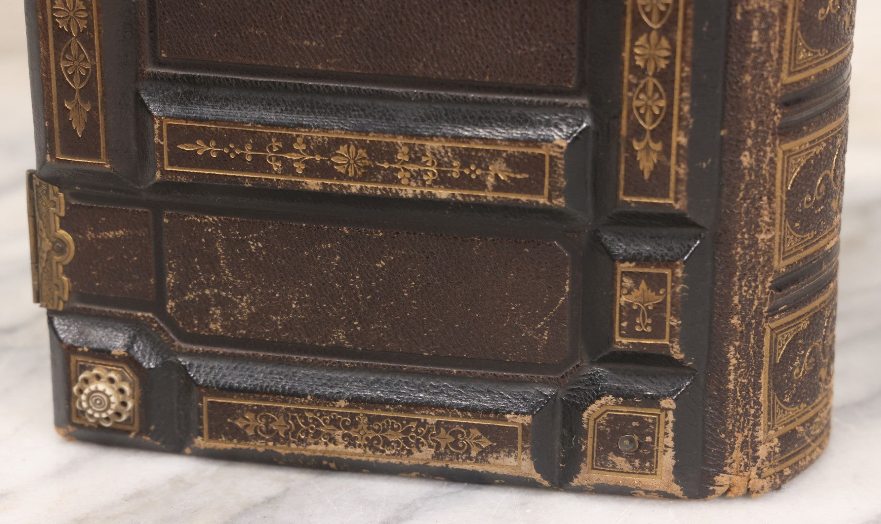 Lot 005 - Antique Unused Finely Bound Antique Photo Album For Tintype, Carte De Visite, And Cabinet Card Photographs, "The Photographic Album" Manufactured By Altemus & Co., Philadelphia, Patented July 21st, 1863, With Custom L.A.N.E. Monogram